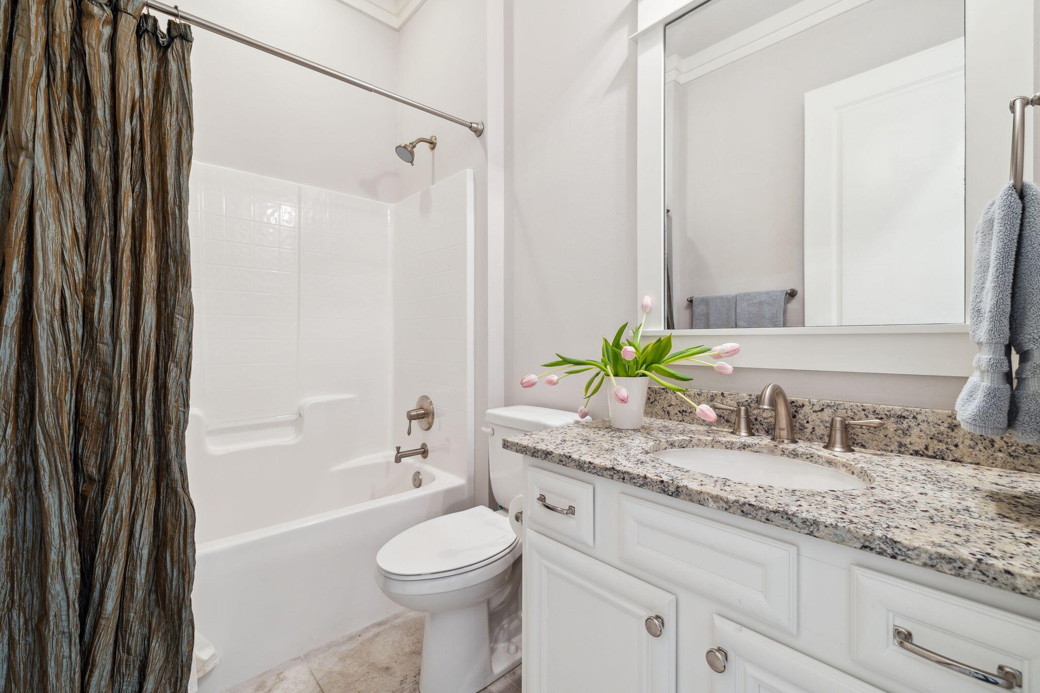 PARADISE COVE - Residential