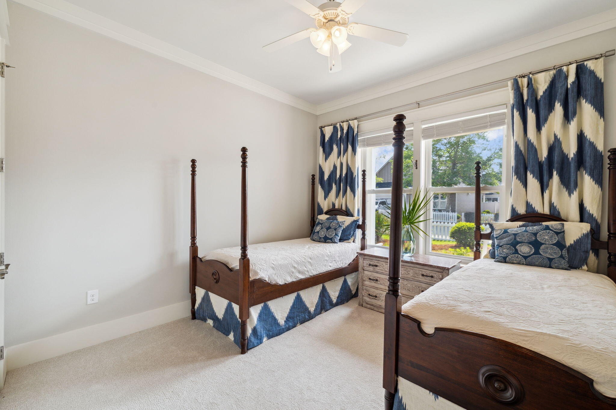 PARADISE COVE - Residential