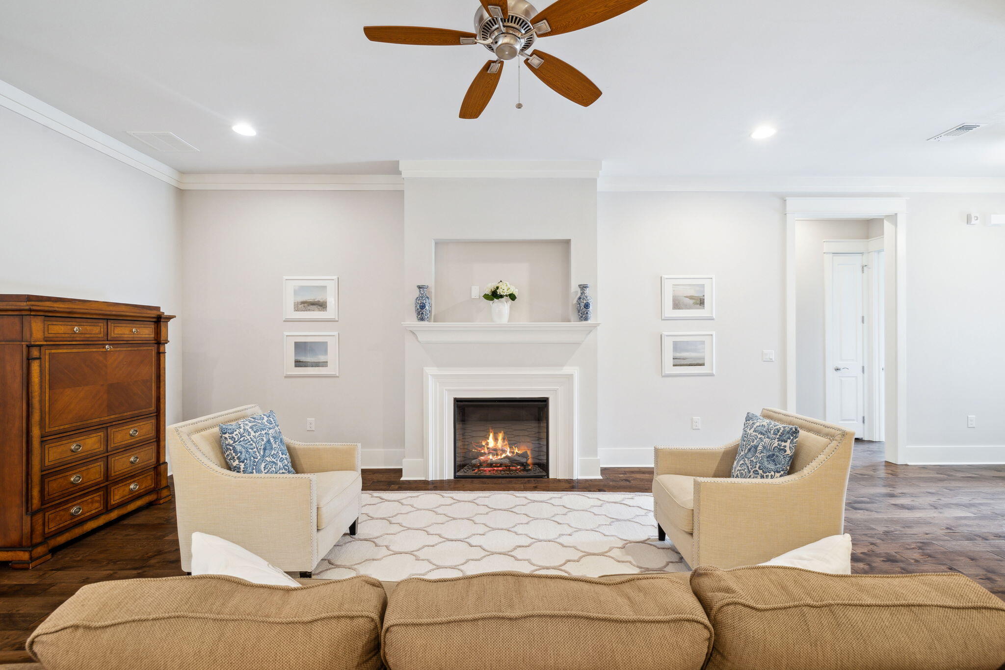 PARADISE COVE - Residential