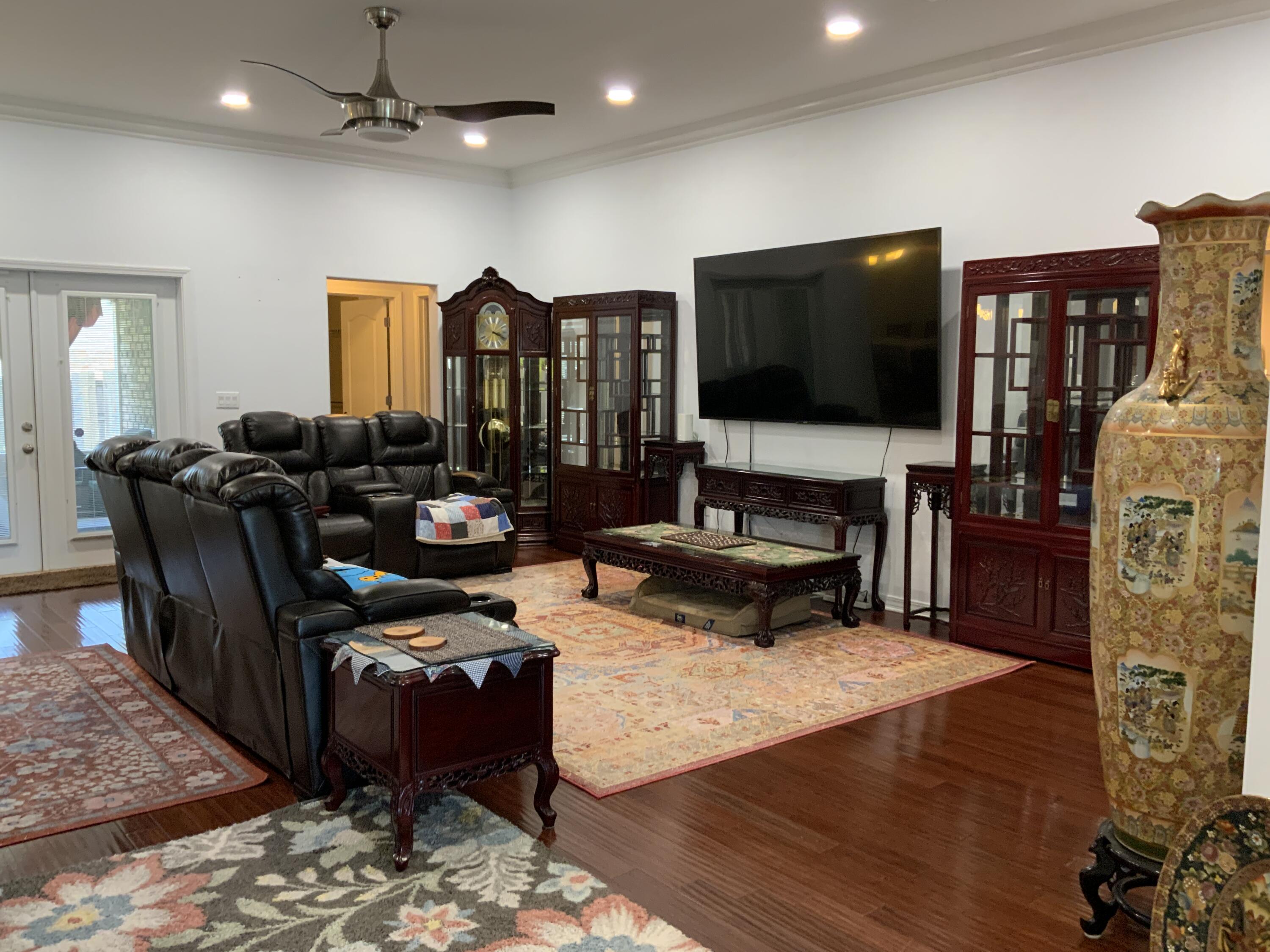 THE MEADOWS - Residential