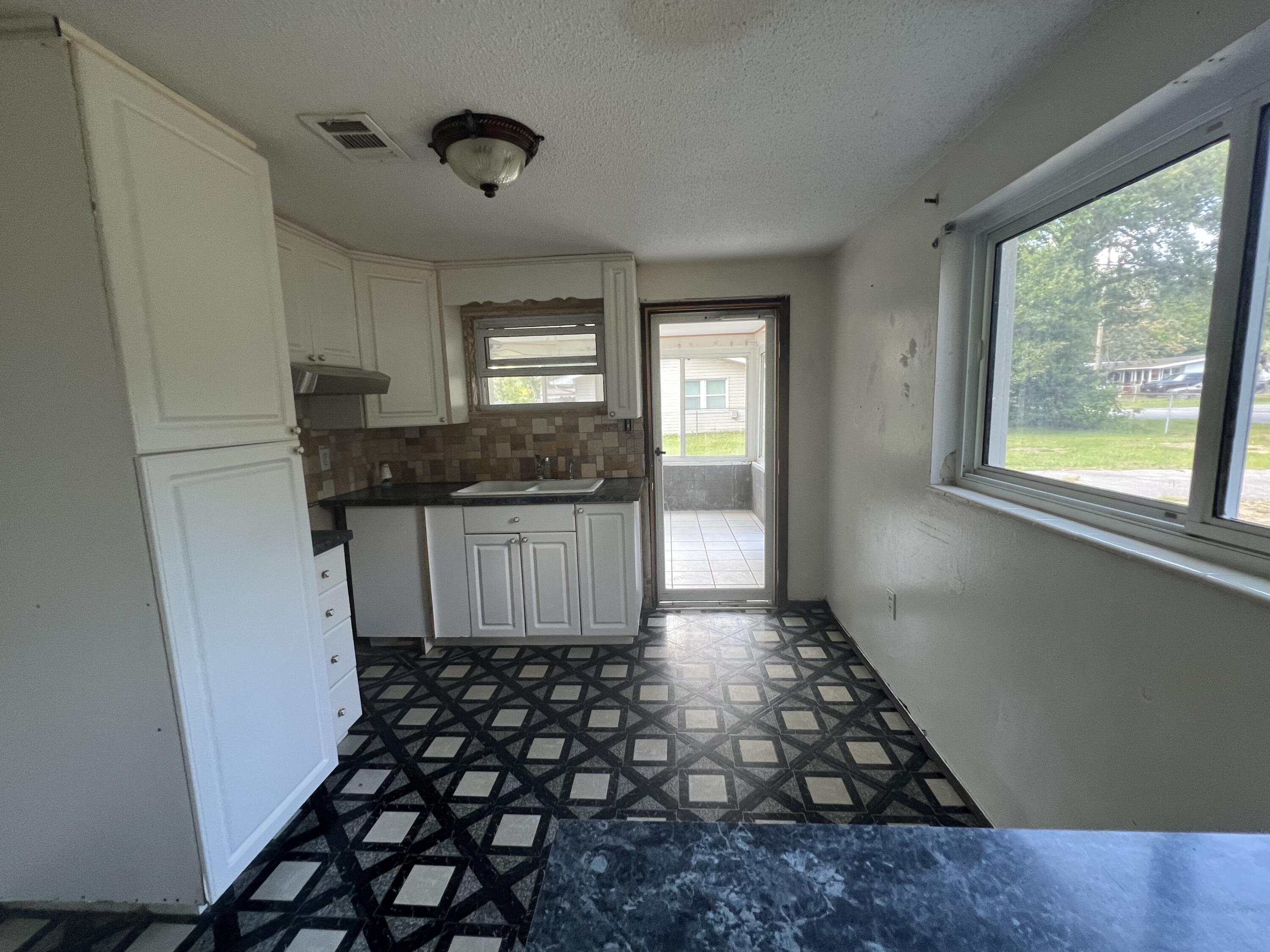 FLORIDA TOWN HEIGHTS - Residential