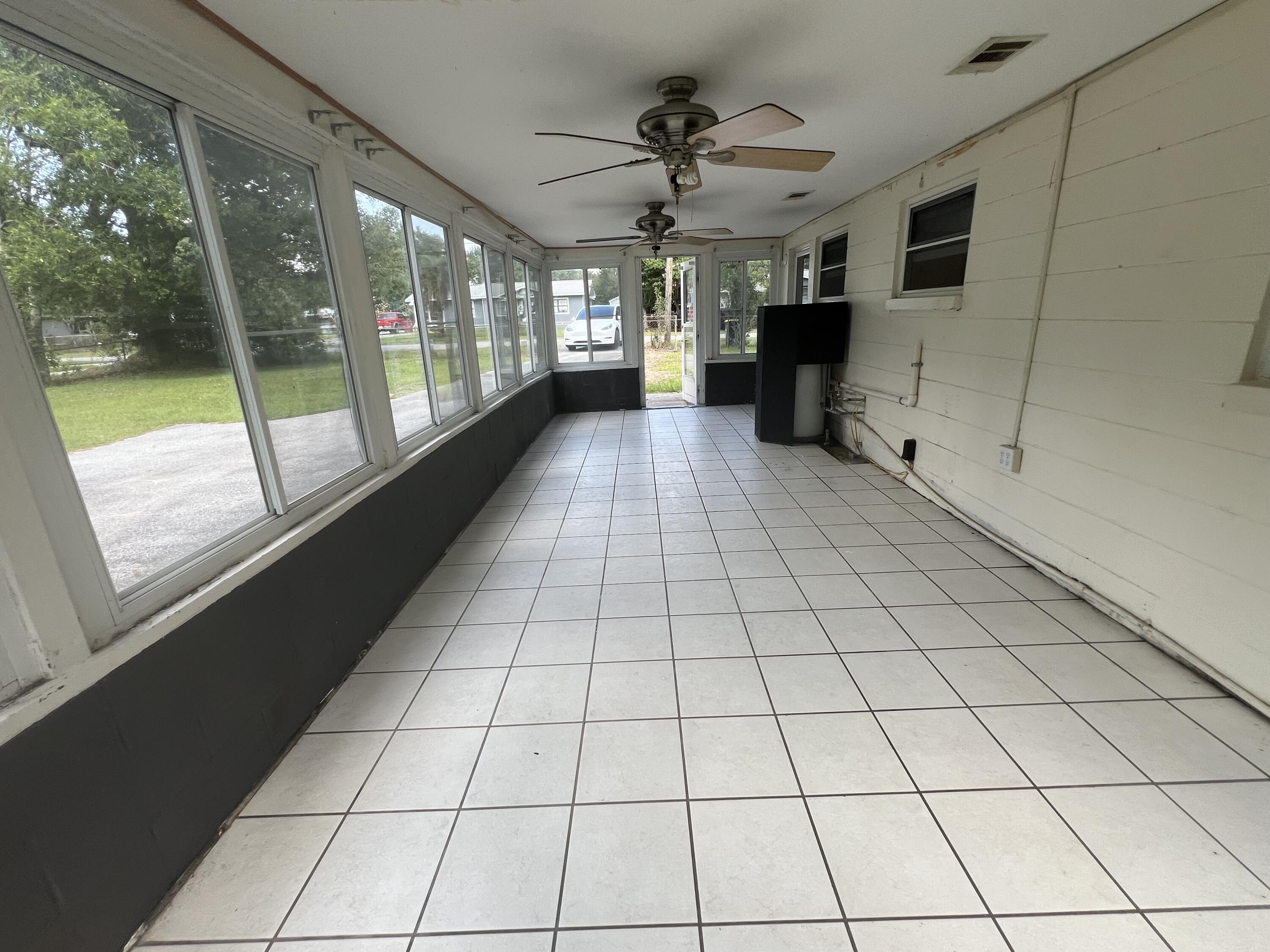 FLORIDA TOWN HEIGHTS - Residential