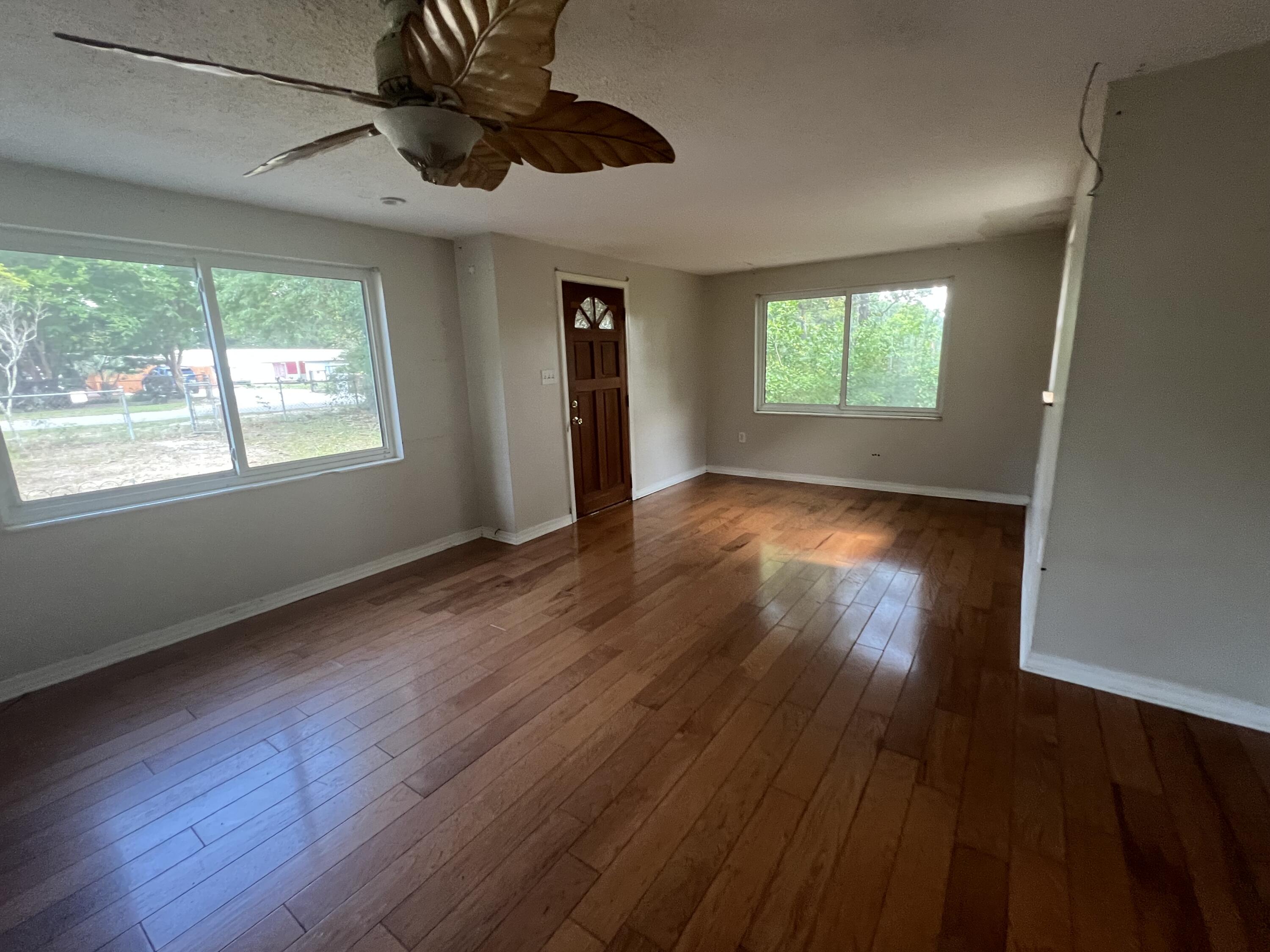 FLORIDA TOWN HEIGHTS - Residential