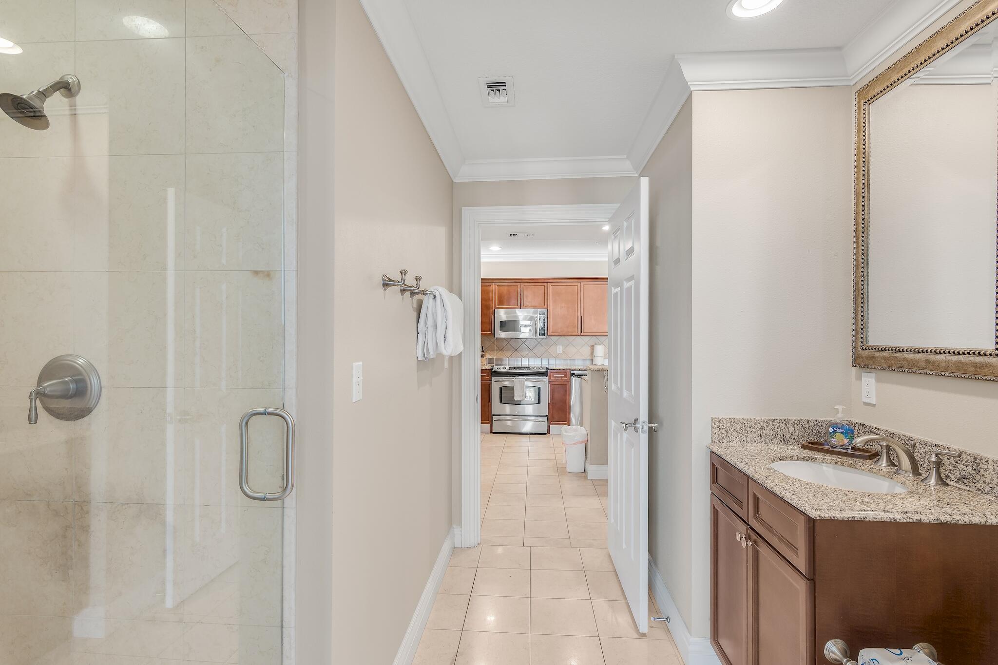 EMERALD GRANDE - Residential