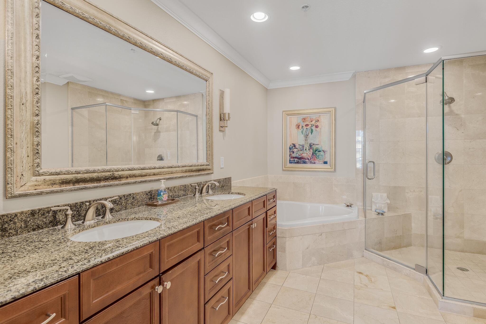 EMERALD GRANDE - Residential