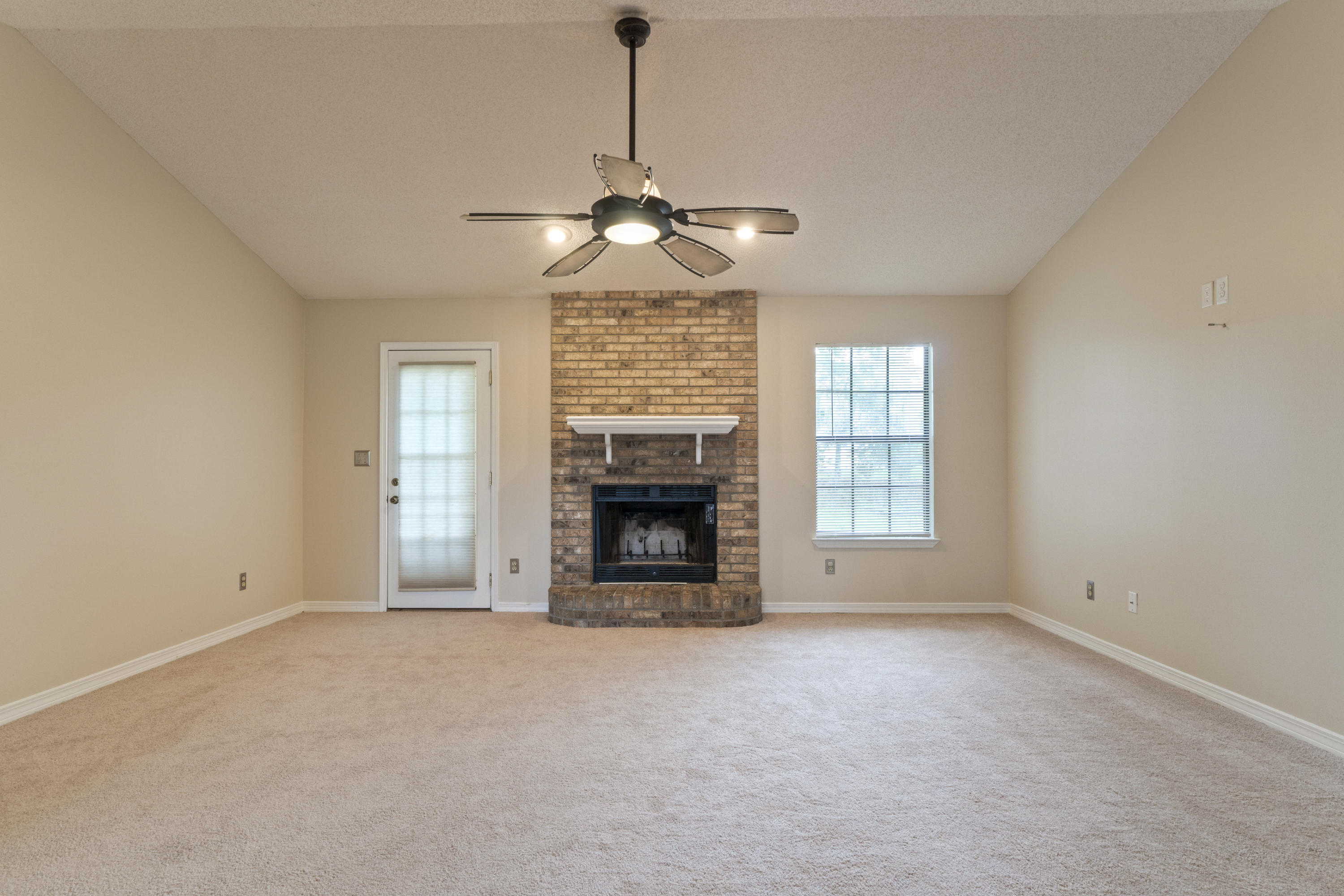 JACKSON TRAIL - Residential