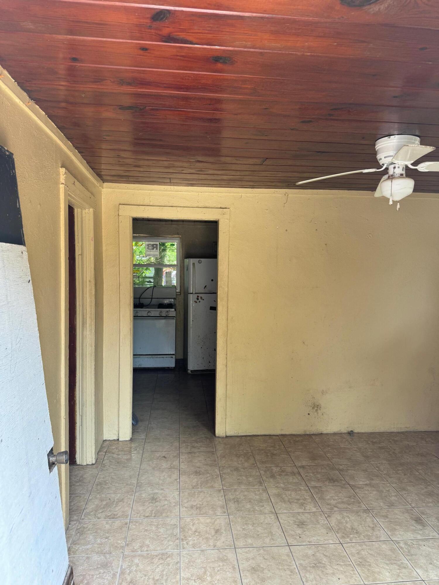 MORRIS ADDN TO CRESTVIEW - Residential