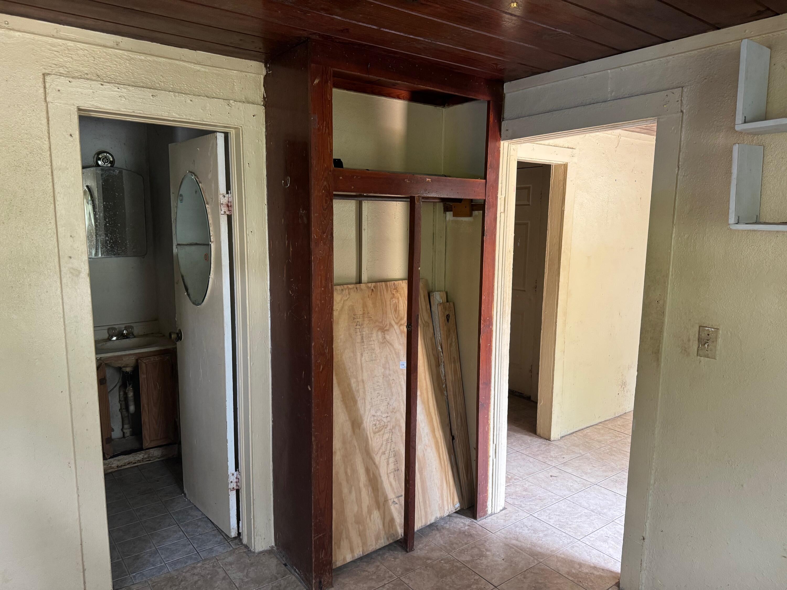 MORRIS ADDN TO CRESTVIEW - Residential