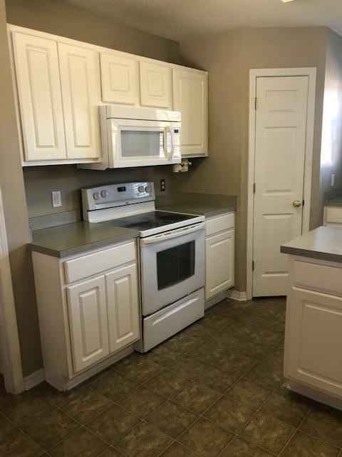 COUNTRYVIEW ESTATES 10TH ADDN - Residential