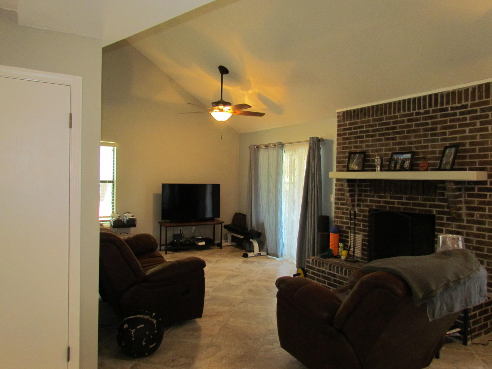 HIDDEN COVE T/H - Residential Lease