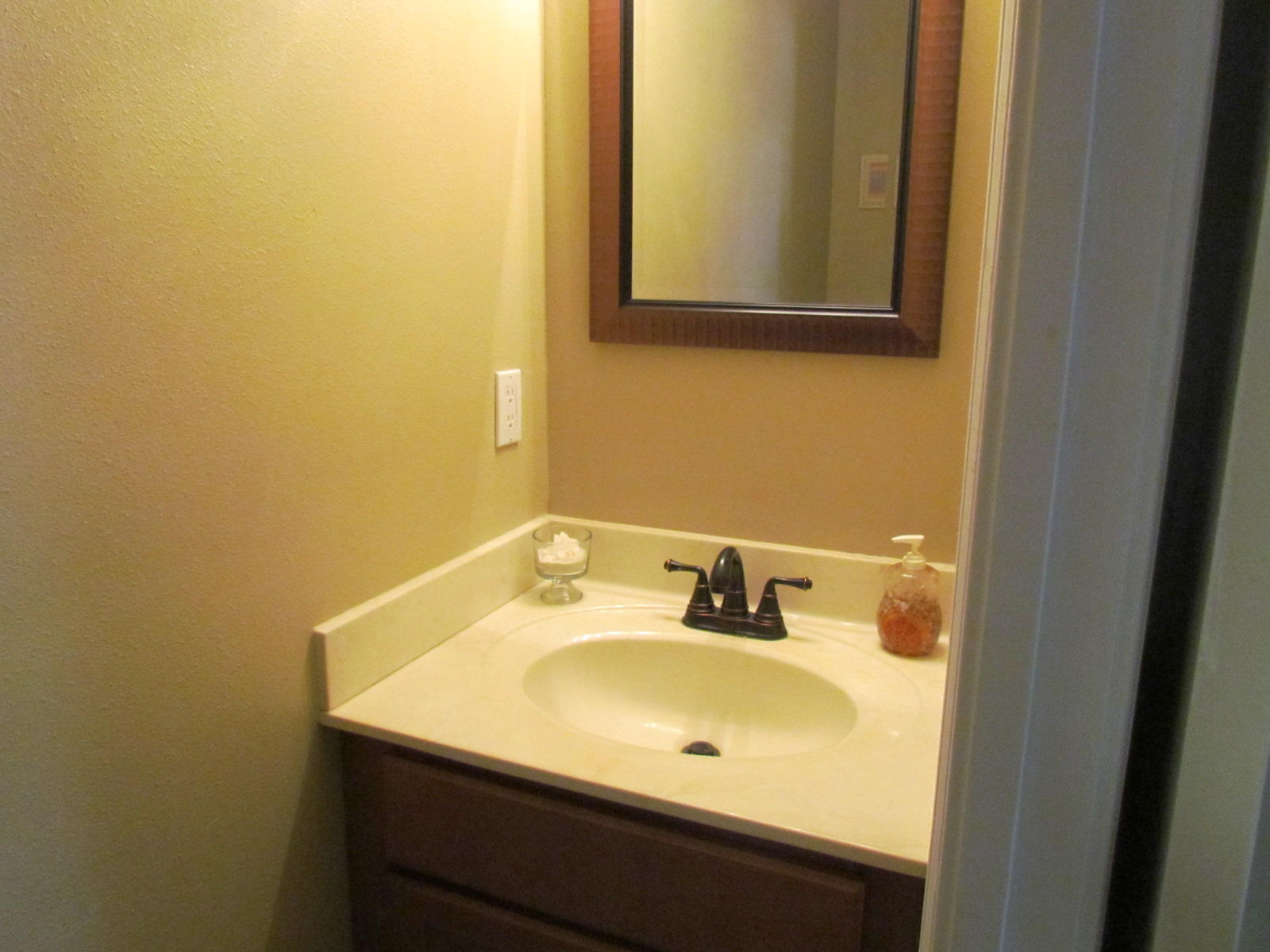 HIDDEN COVE T/H - Residential Lease