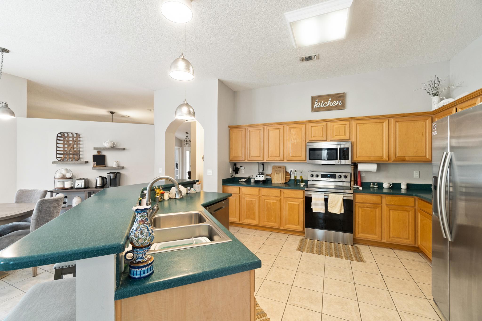 HOLLEY BY THE SEA - Residential