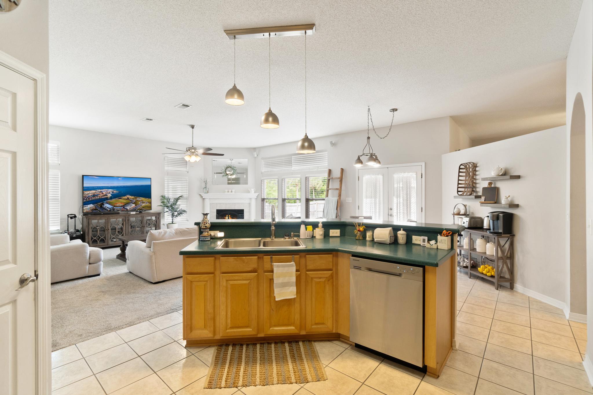 HOLLEY BY THE SEA - Residential