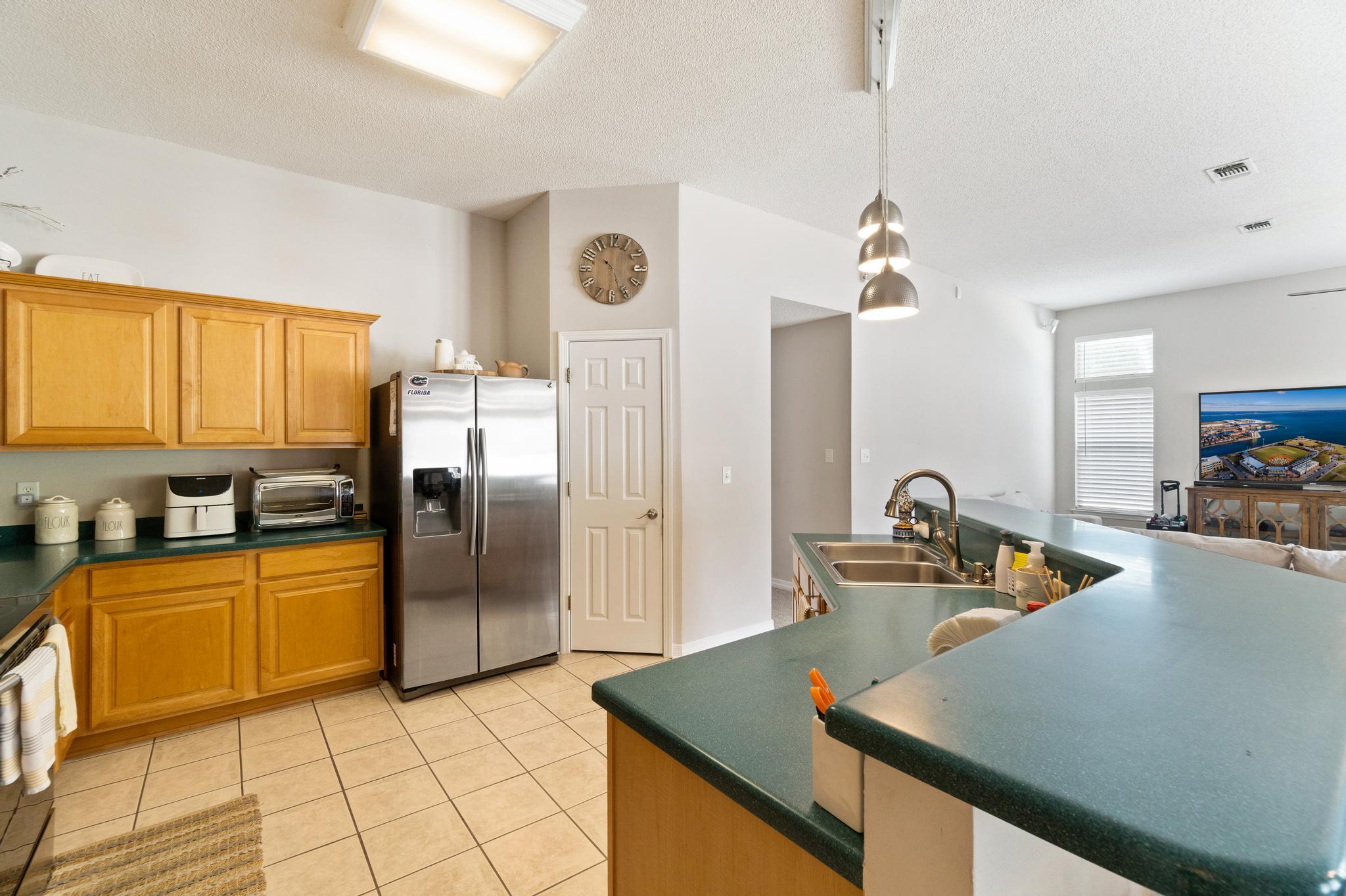 HOLLEY BY THE SEA - Residential