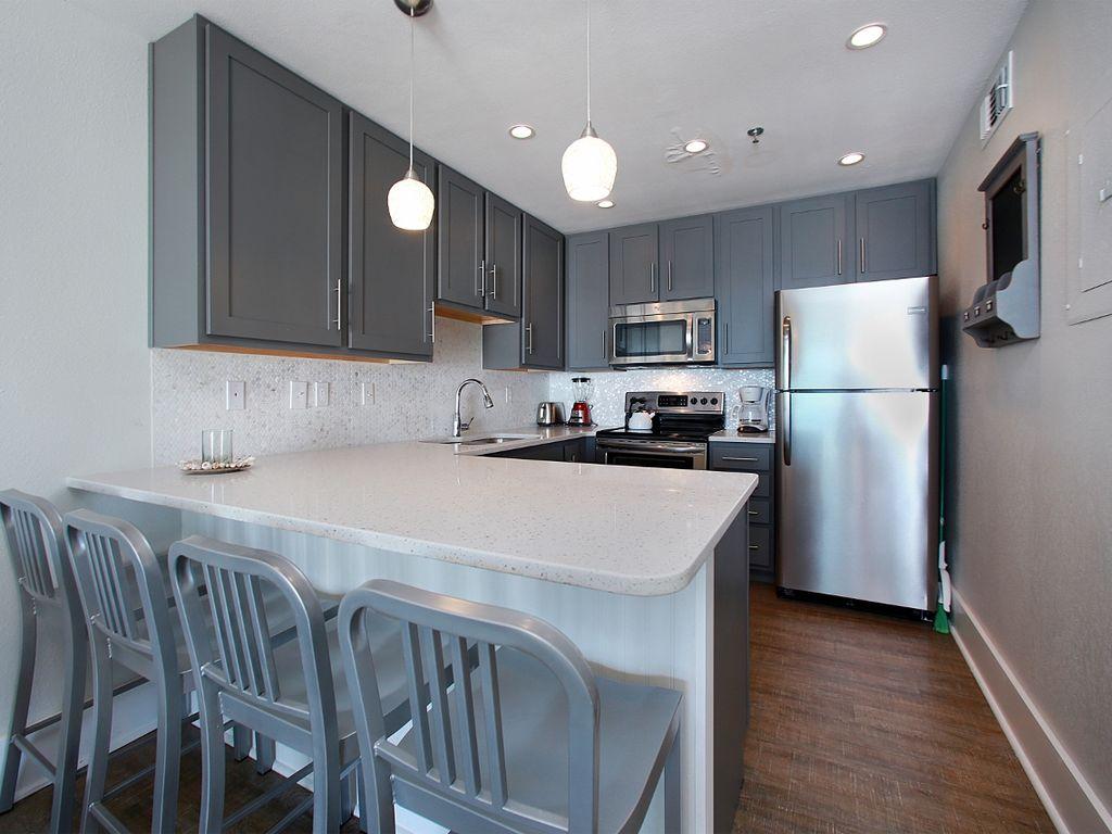 COMMODORE'S RETREAT LIMITED CONDO - Residential