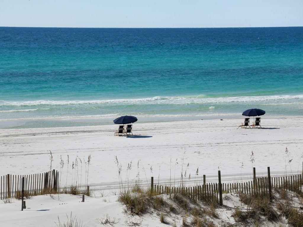 COMMODORE'S RETREAT LIMITED CONDO - Residential