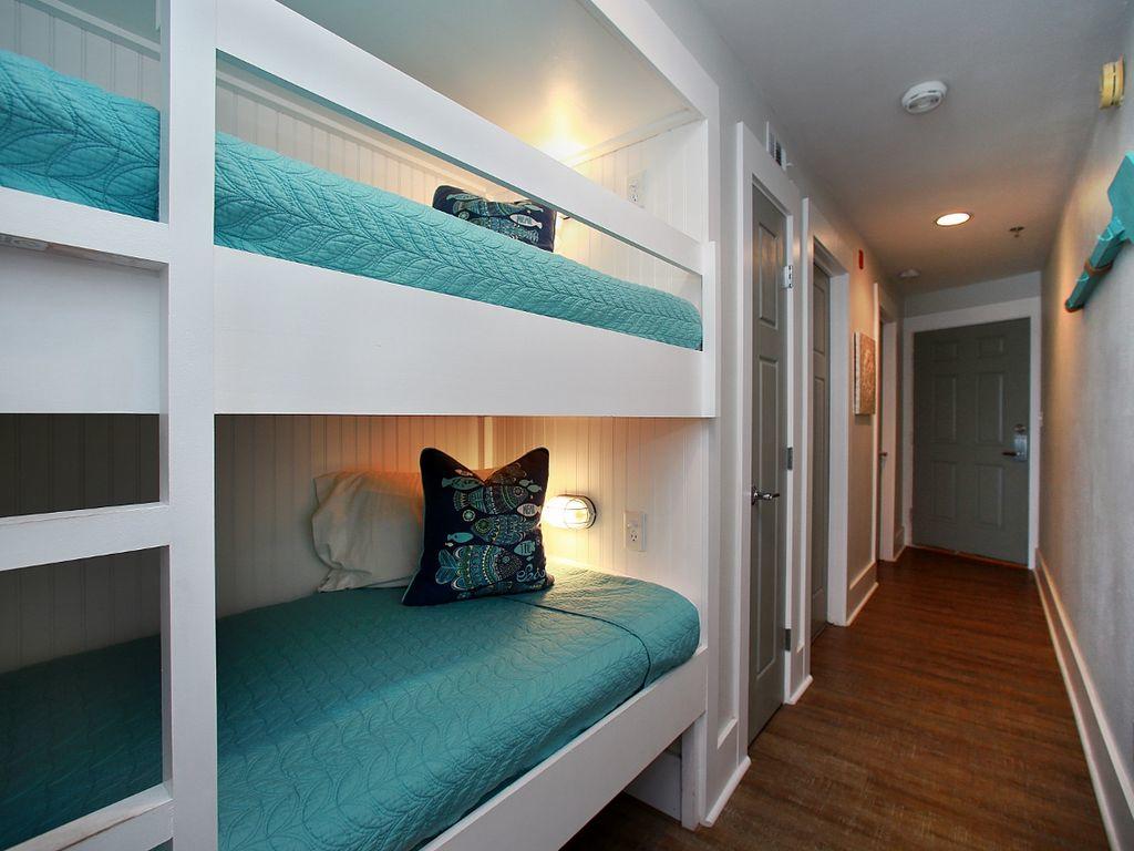 COMMODORE'S RETREAT LIMITED CONDO - Residential