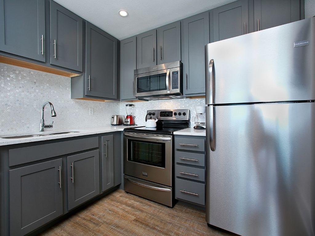 COMMODORE'S RETREAT LIMITED CONDO - Residential