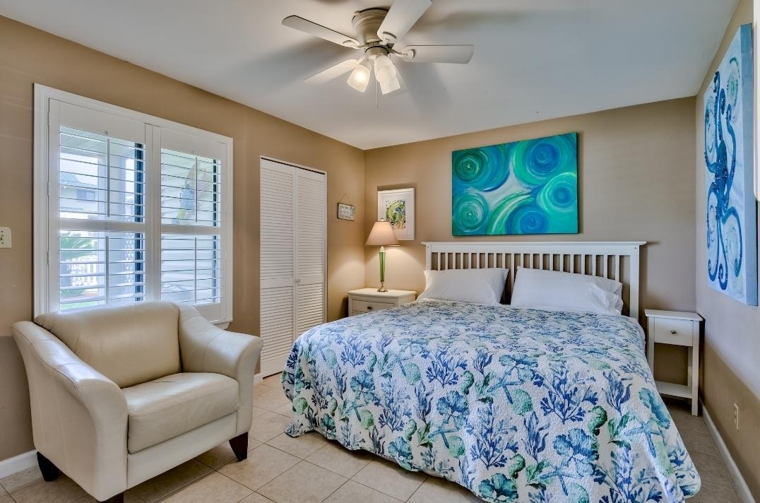 SANDPRINTS CONDO - Residential