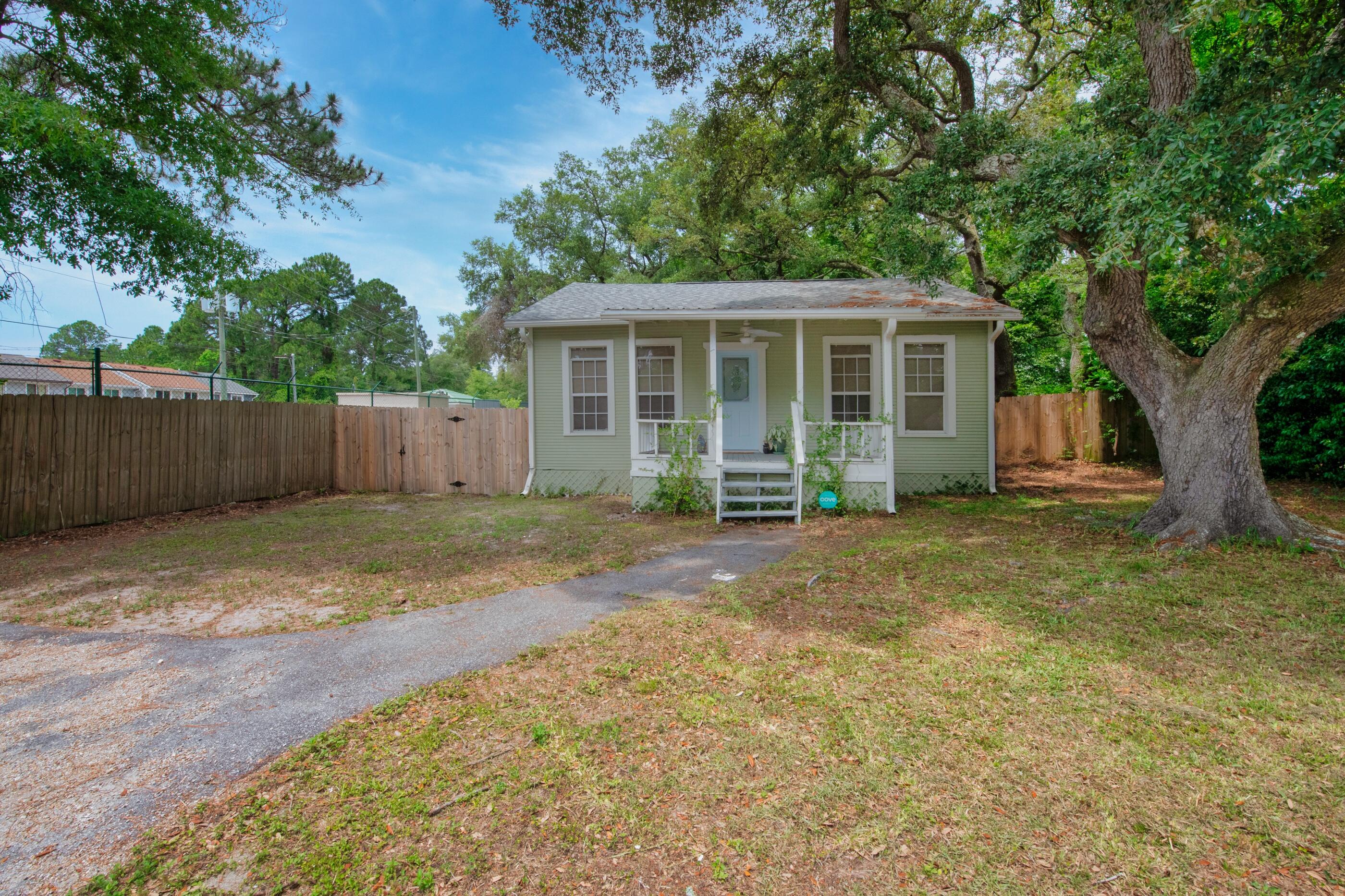 LLOYD & HETHERINGTON - Residential