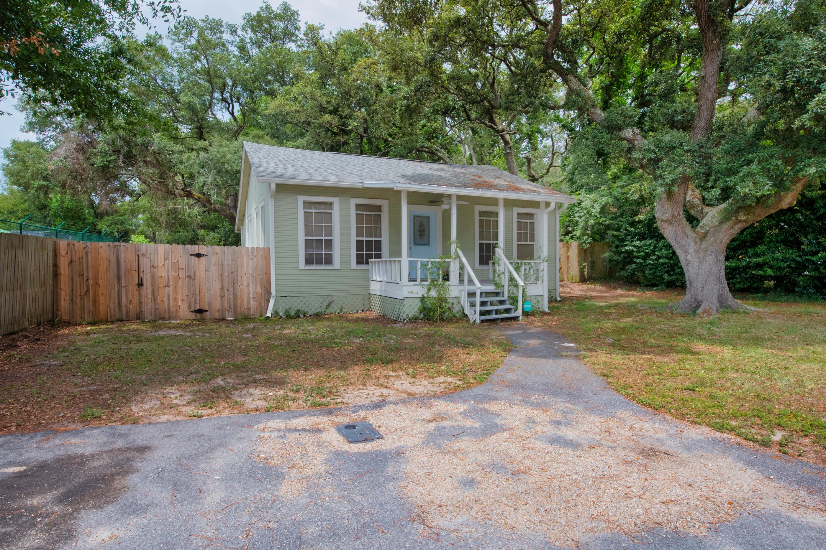 LLOYD & HETHERINGTON - Residential