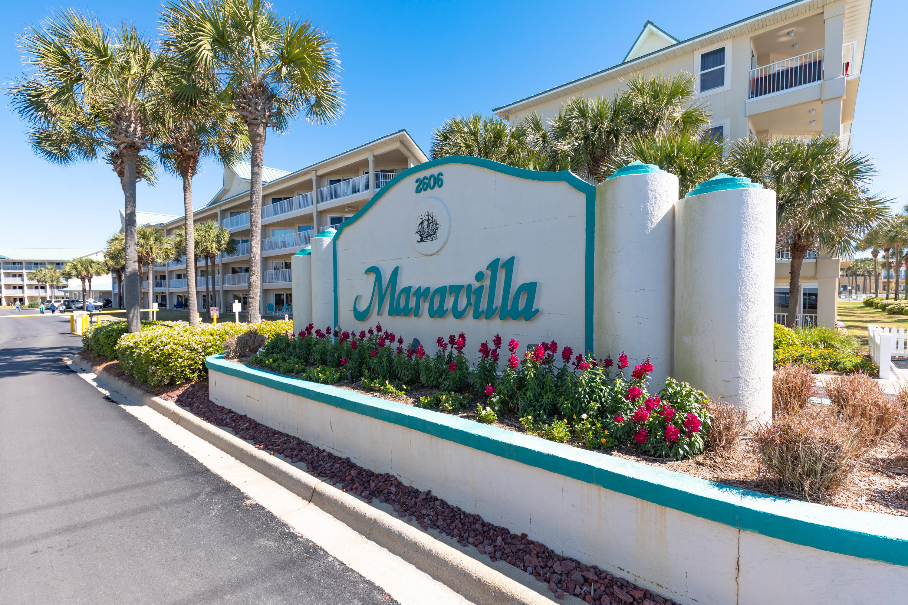 MARAVILLA COTTAGES - Residential