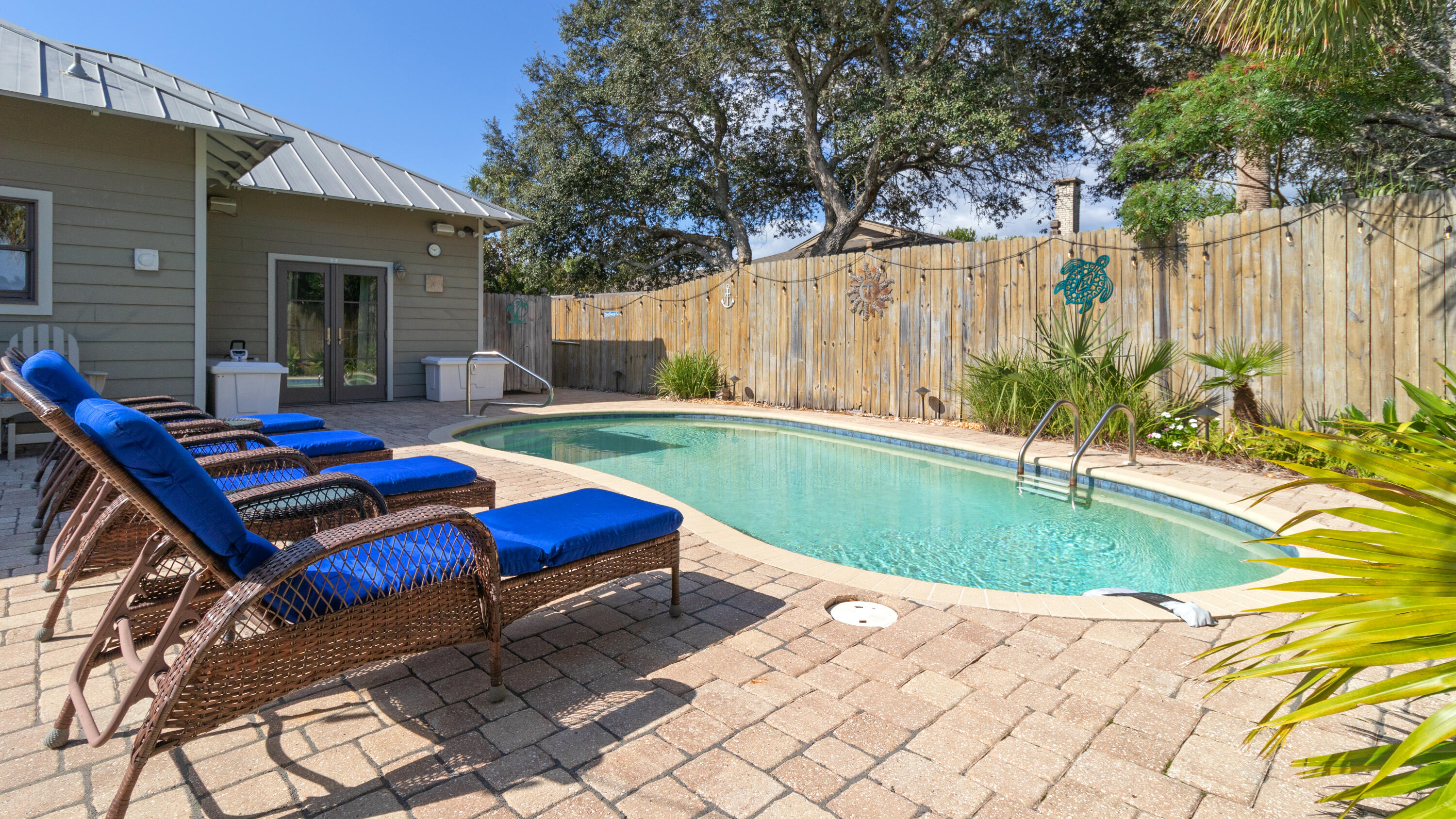 SANTA MONICA BEACH - Residential