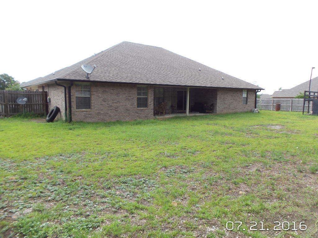 MOSSY OAKS - Residential Lease