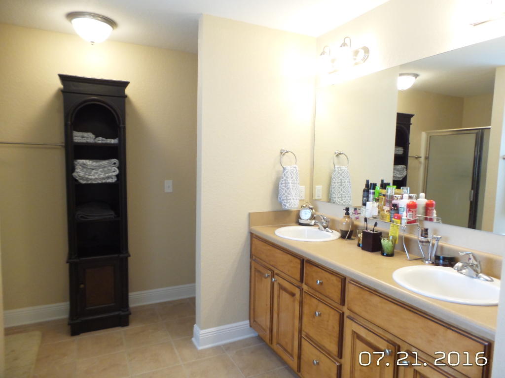 MOSSY OAKS - Residential Lease