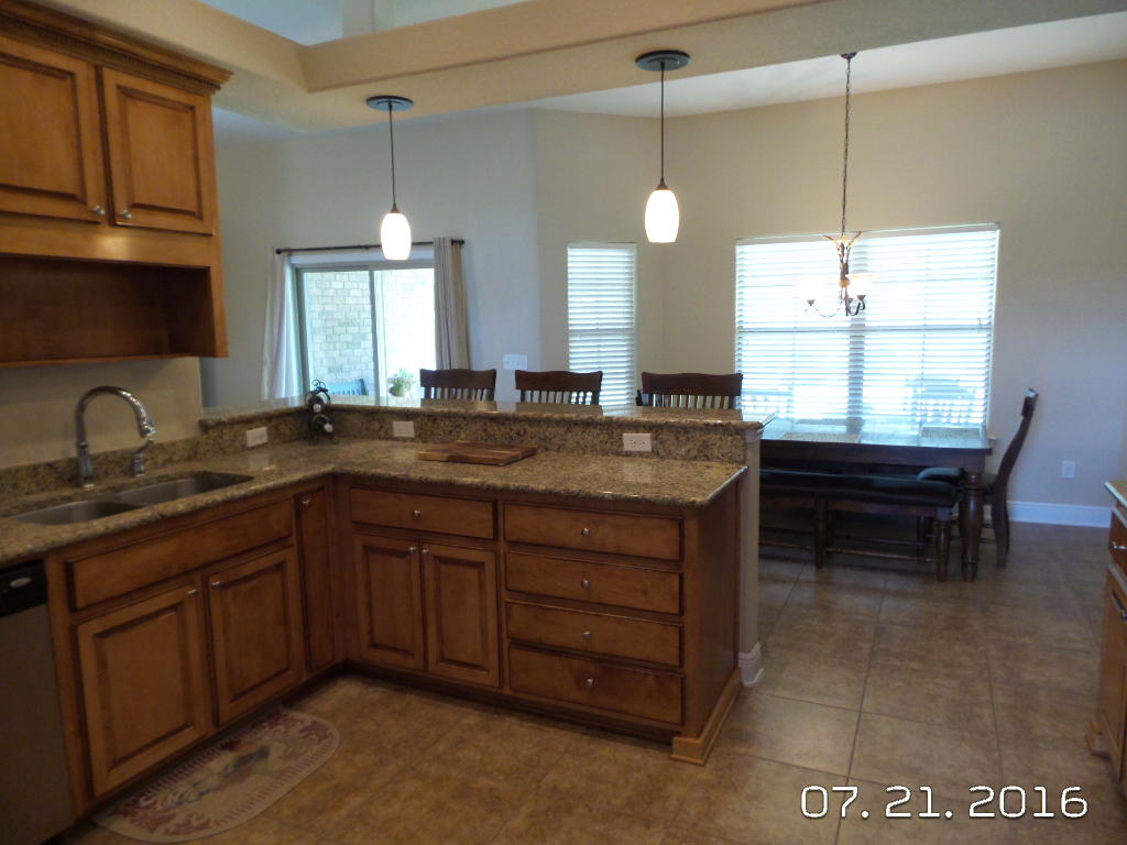 MOSSY OAKS - Residential Lease