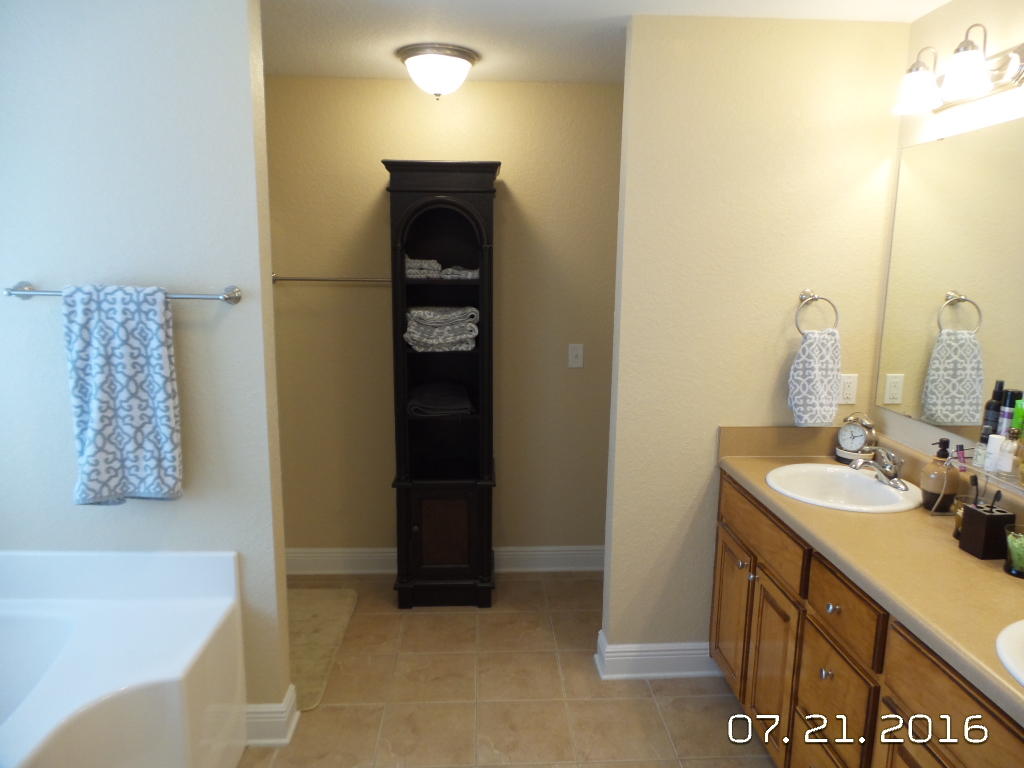 MOSSY OAKS - Residential Lease