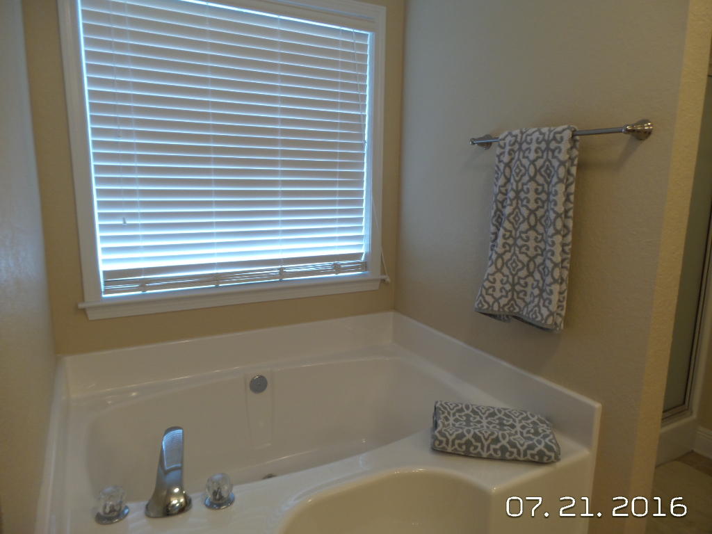 MOSSY OAKS - Residential Lease