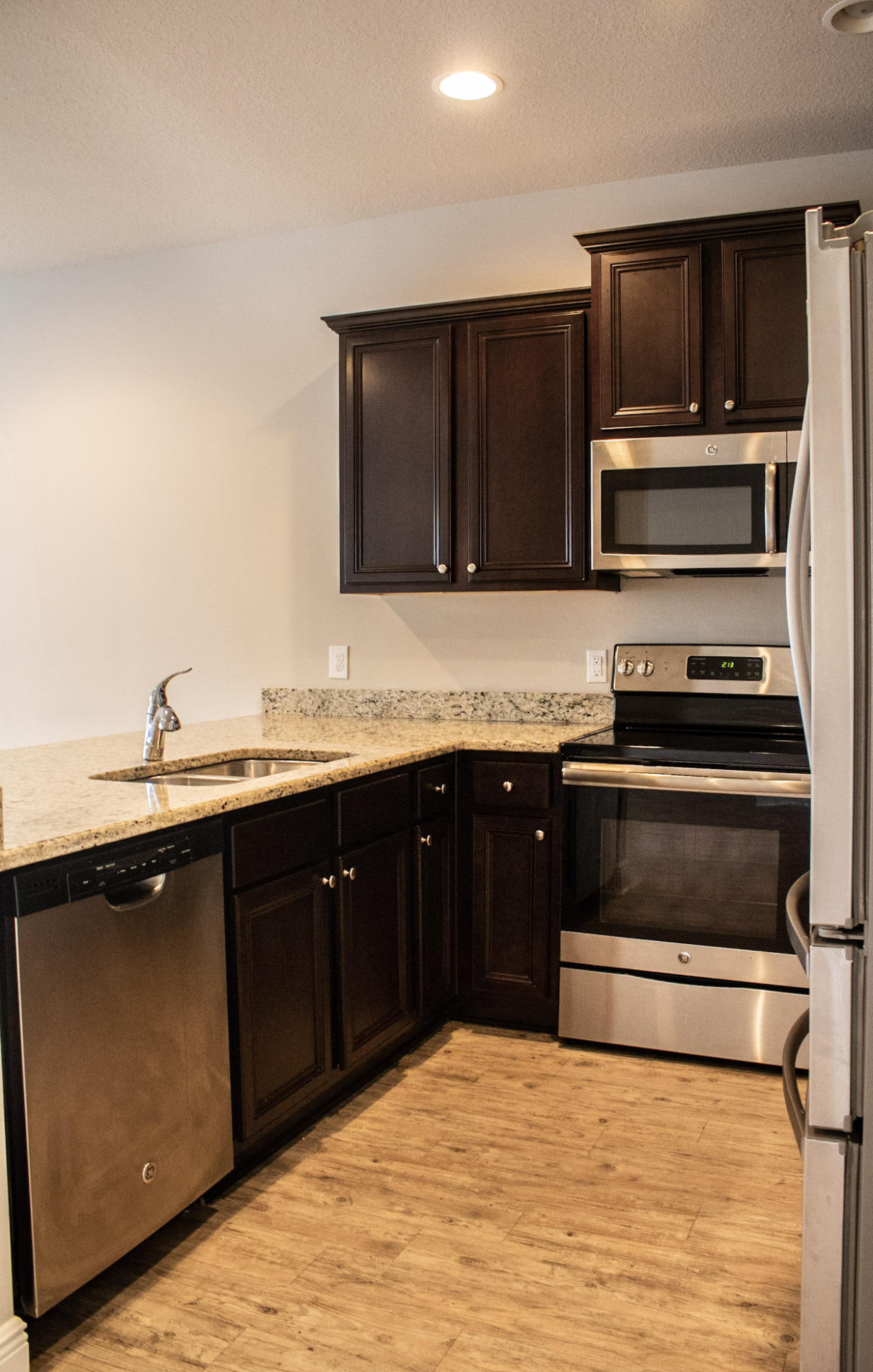 RESERVE POINTE - Residential