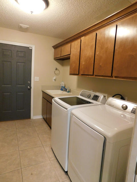 FOXWOOD ESTATES 1 - Residential