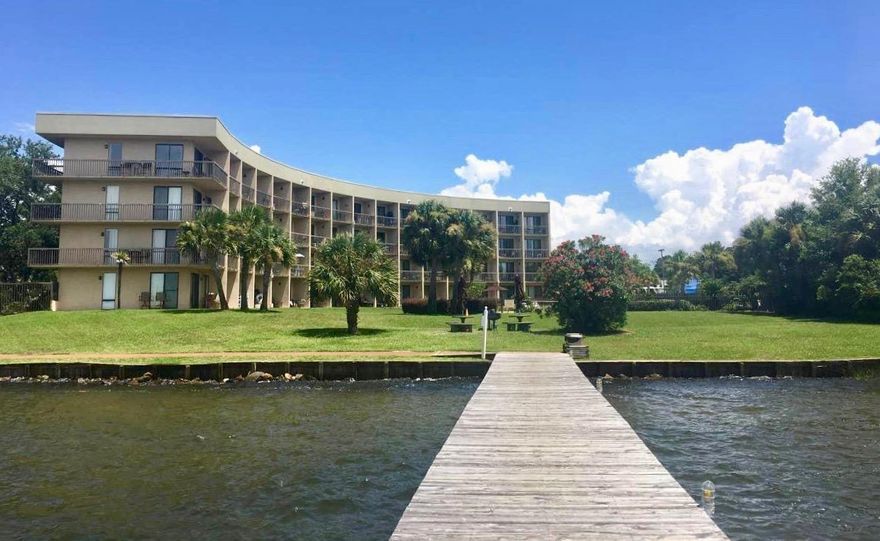 ACT NOW! 18% - 23% RETURN ON INVESTMENT OPPORTUNITY W/BOAT SLIP!! Based on ACTUAL $36,859 annual rental income, earn est $29,456 Annual NET Income on cash purchase or $22,891 annually on a financed purchase . Offering a comfortable living area, sleeping area, kitchenette & remodeled bathroom, this fully furnished, renovated Sound front studio generates $33,859 rental income BEFORE cleaning & taxes plus $3,000 annual boat slip income to bring the total rental income to $36,859. Offering 2 large beautiful waterfront pools, picnic area w/BBQs & large marina, Pirate's Bay Condos offer a beautiful, tranquil setting for a quick getaway or longer vacation. Located in the heart of Fort Walton,, great restaurants & shopping are close by. ACT NOW as this incredible opportunity won't last long.