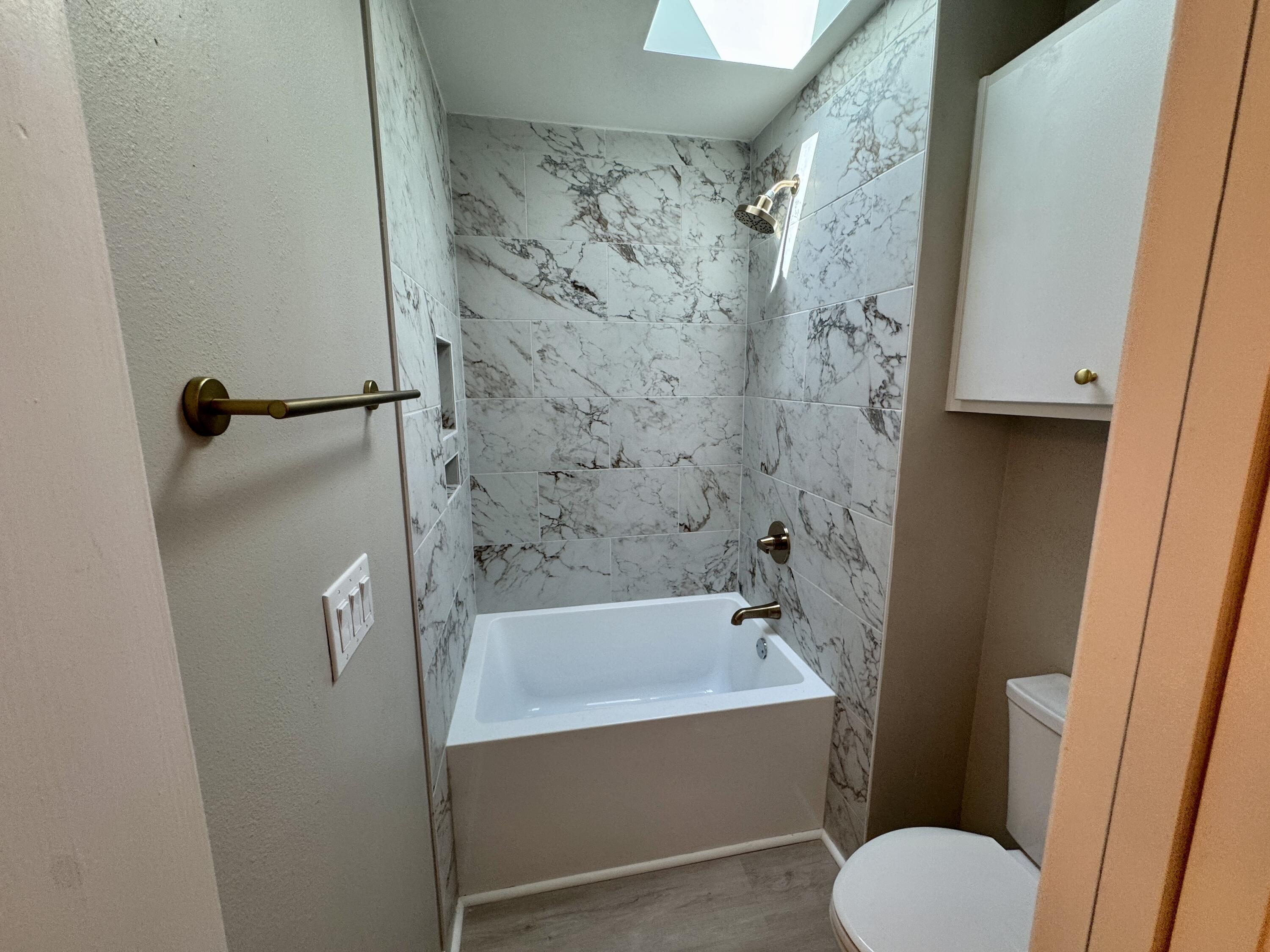 LAKE CHARLENE EAST - Residential Lease
