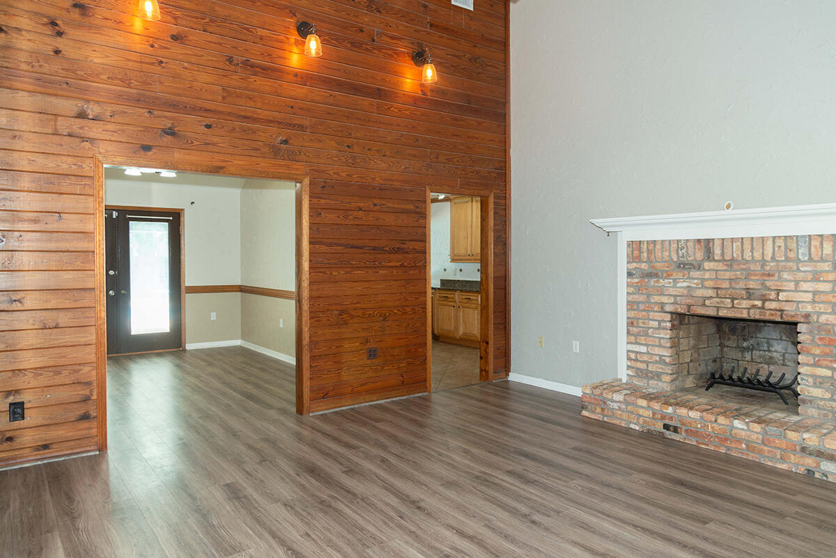 PINEDALE 2ND ADDN - Residential Lease