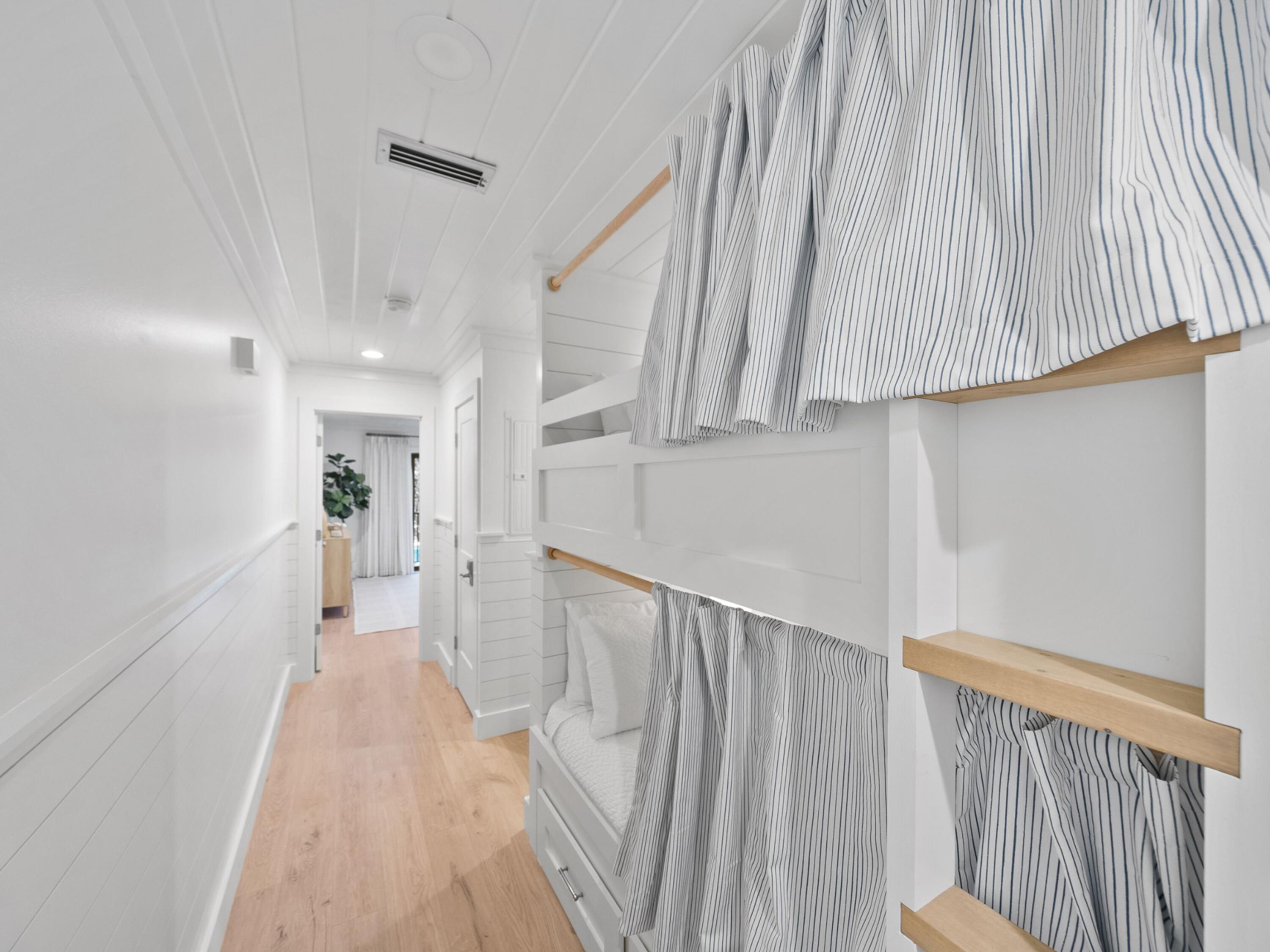 INLET DUNES CONDO PH 1 - Residential