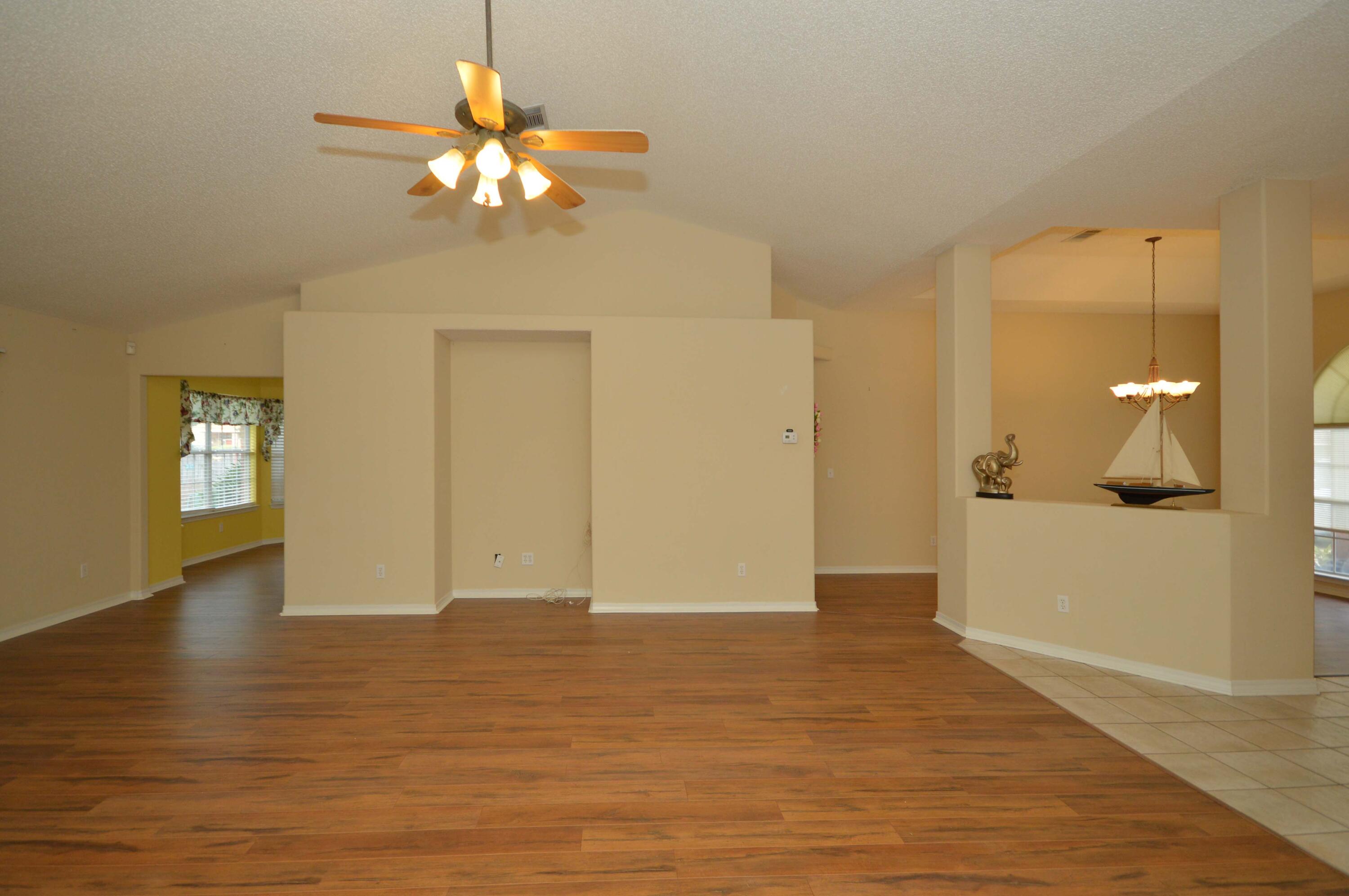 ROBLEDAL ESTATES - Residential