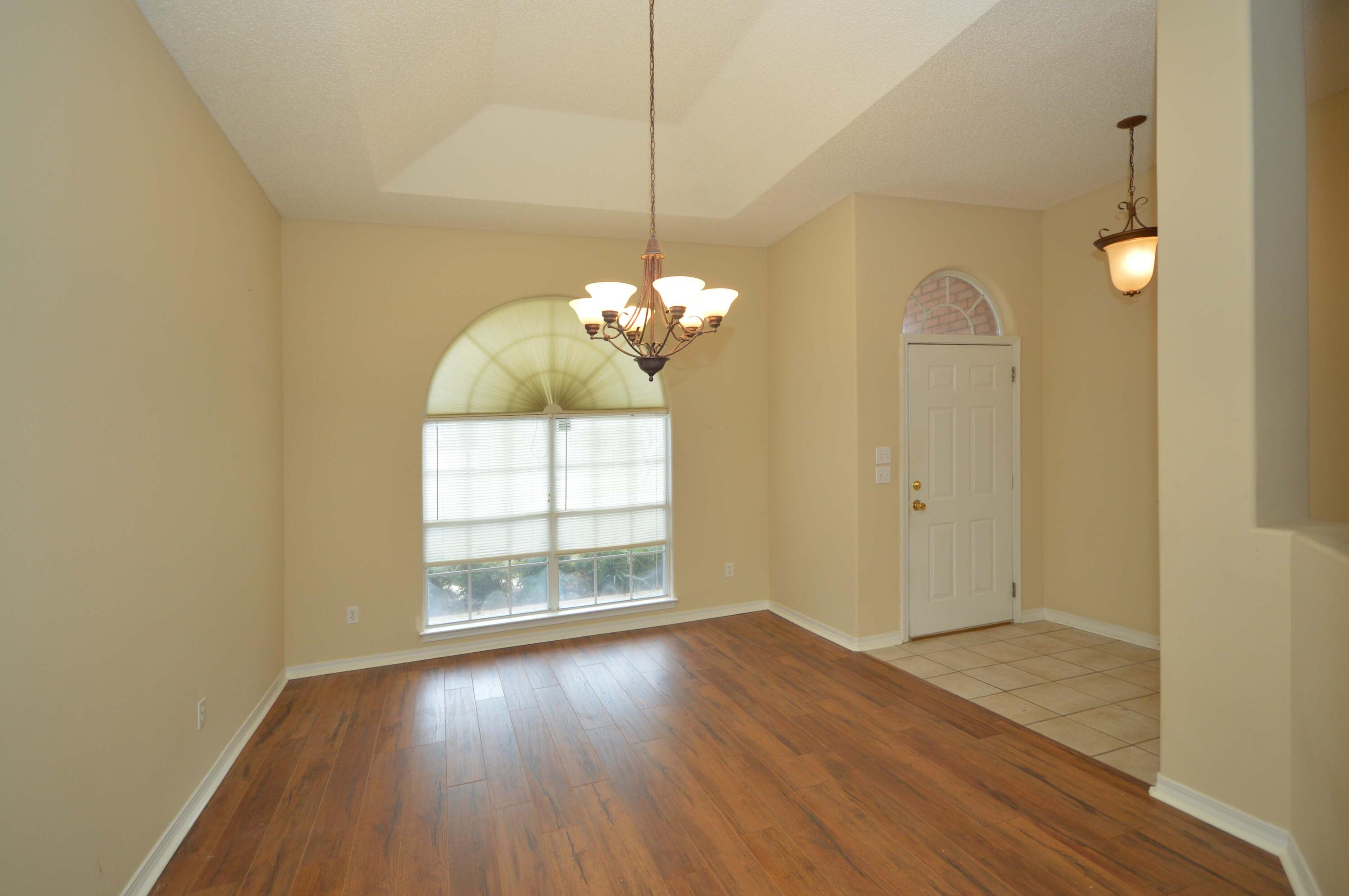 ROBLEDAL ESTATES - Residential