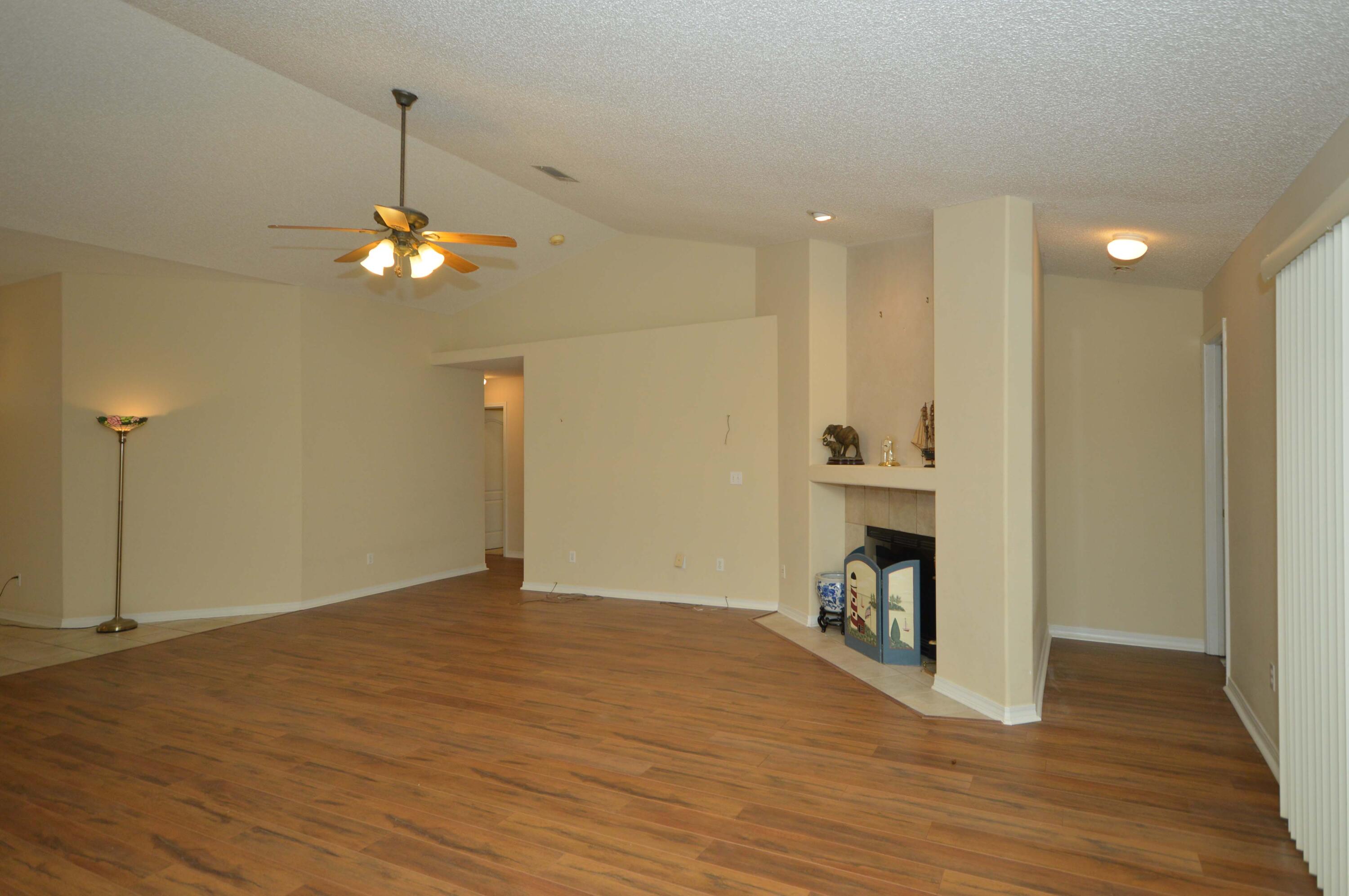 ROBLEDAL ESTATES - Residential