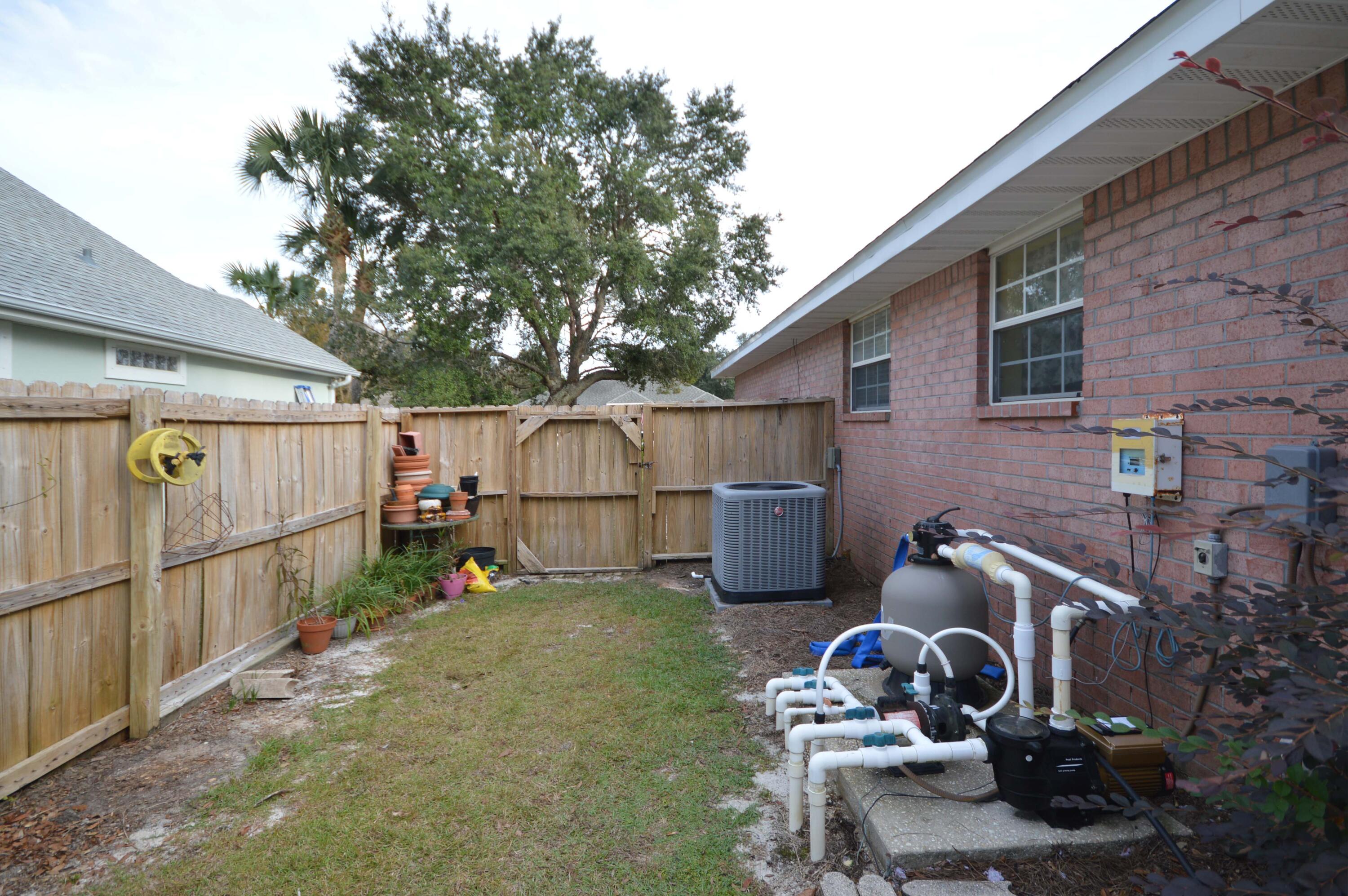 ROBLEDAL ESTATES - Residential