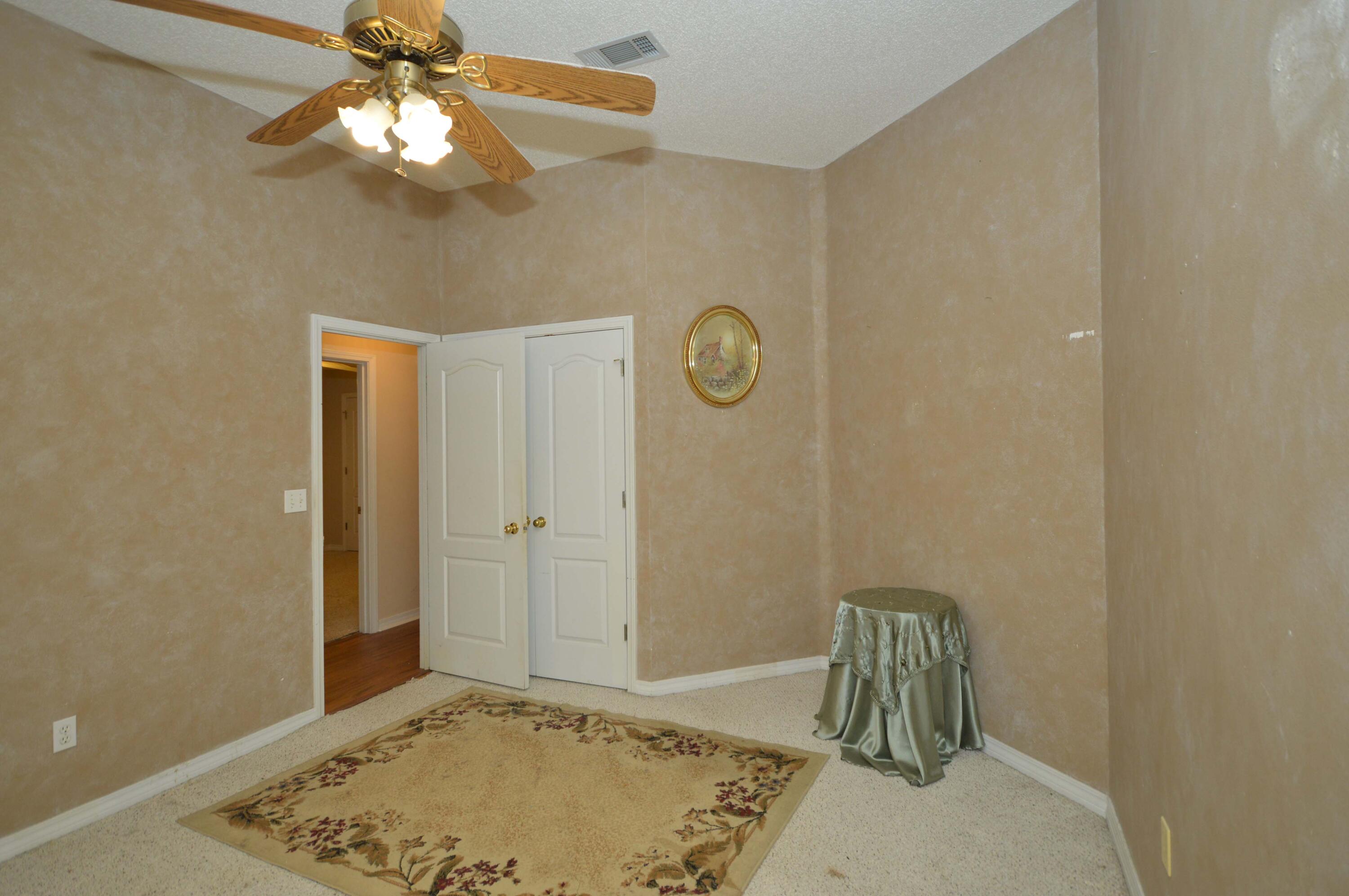 ROBLEDAL ESTATES - Residential