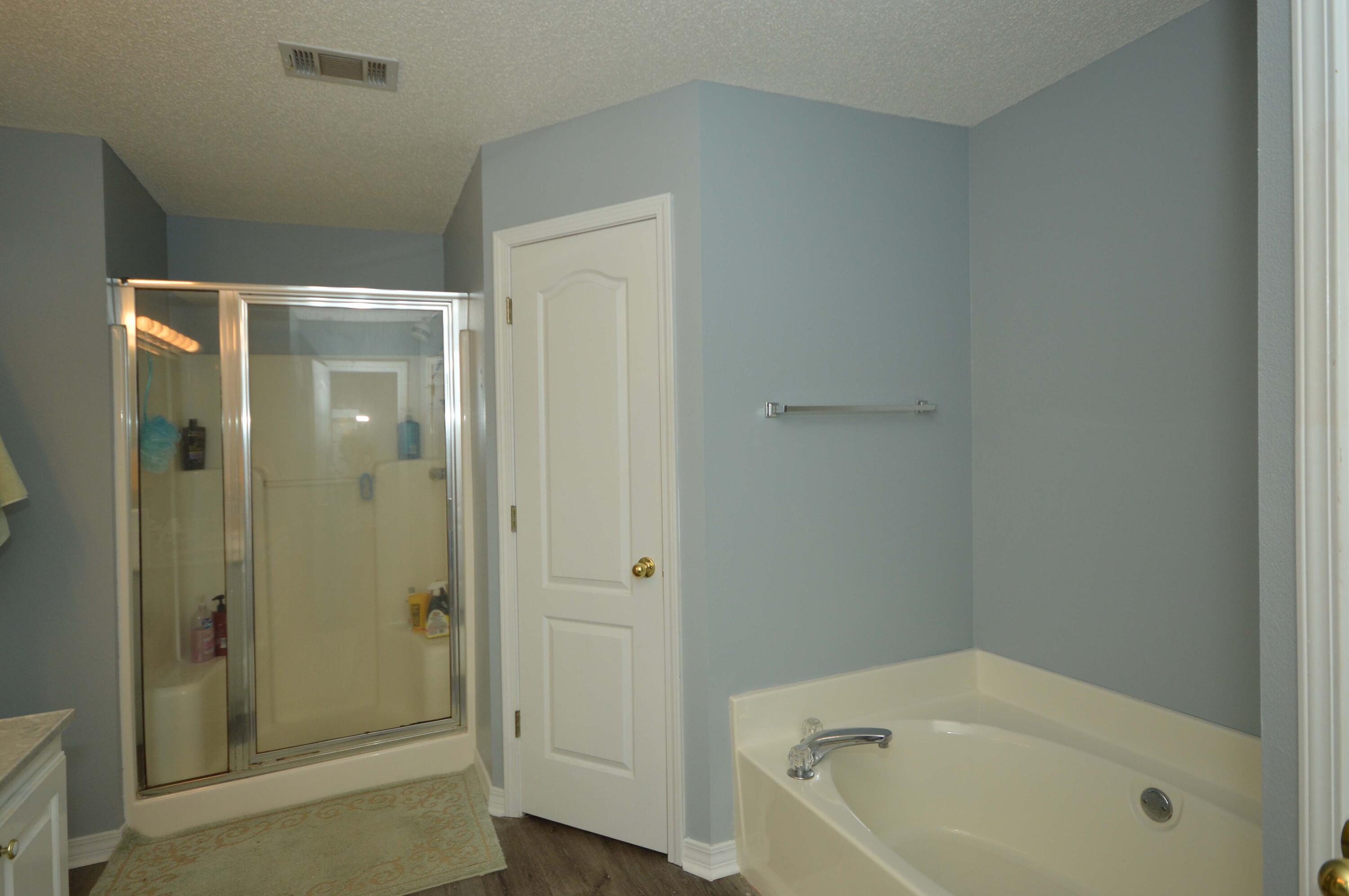 ROBLEDAL ESTATES - Residential