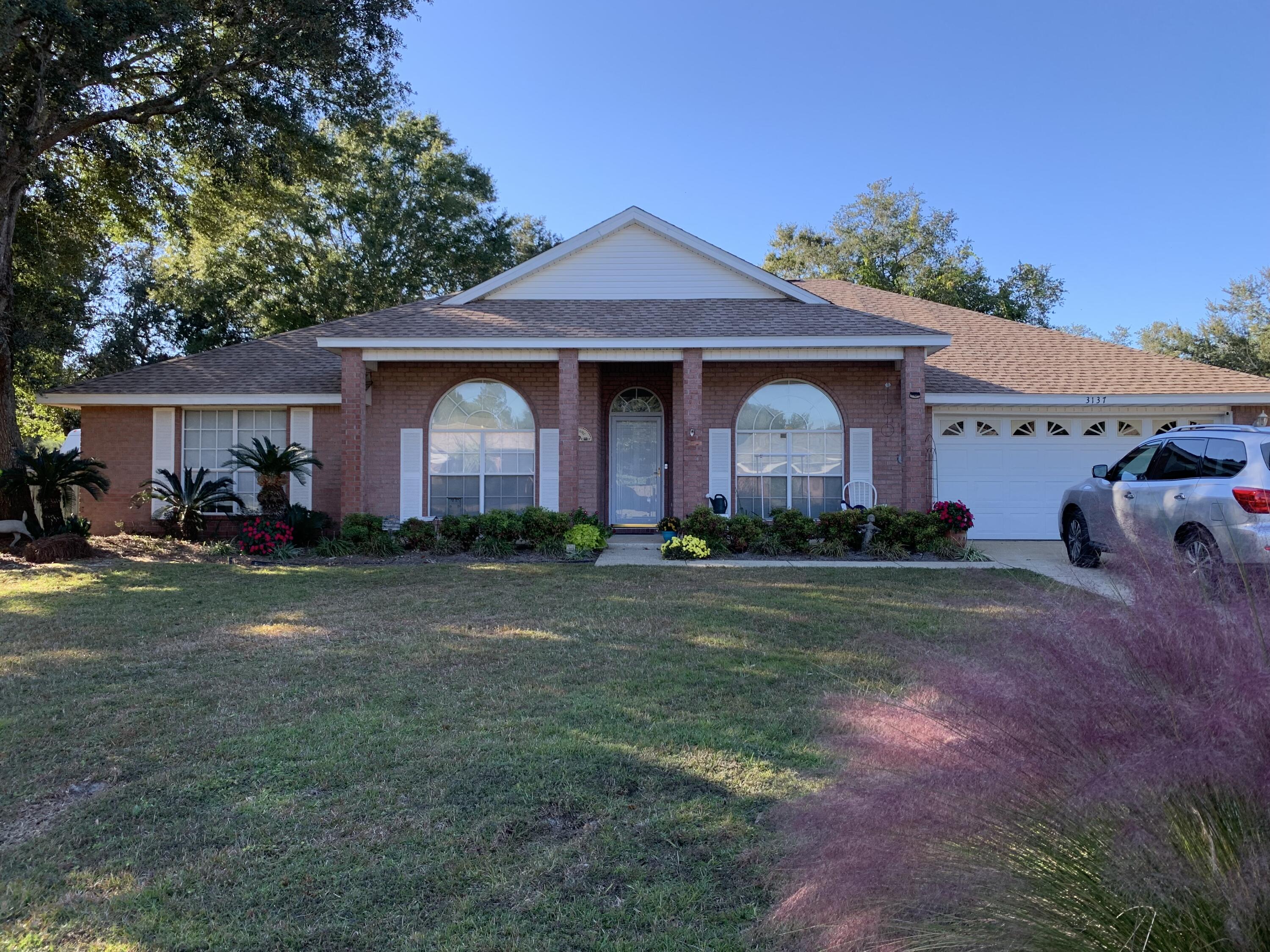 ROBLEDAL ESTATES - Residential