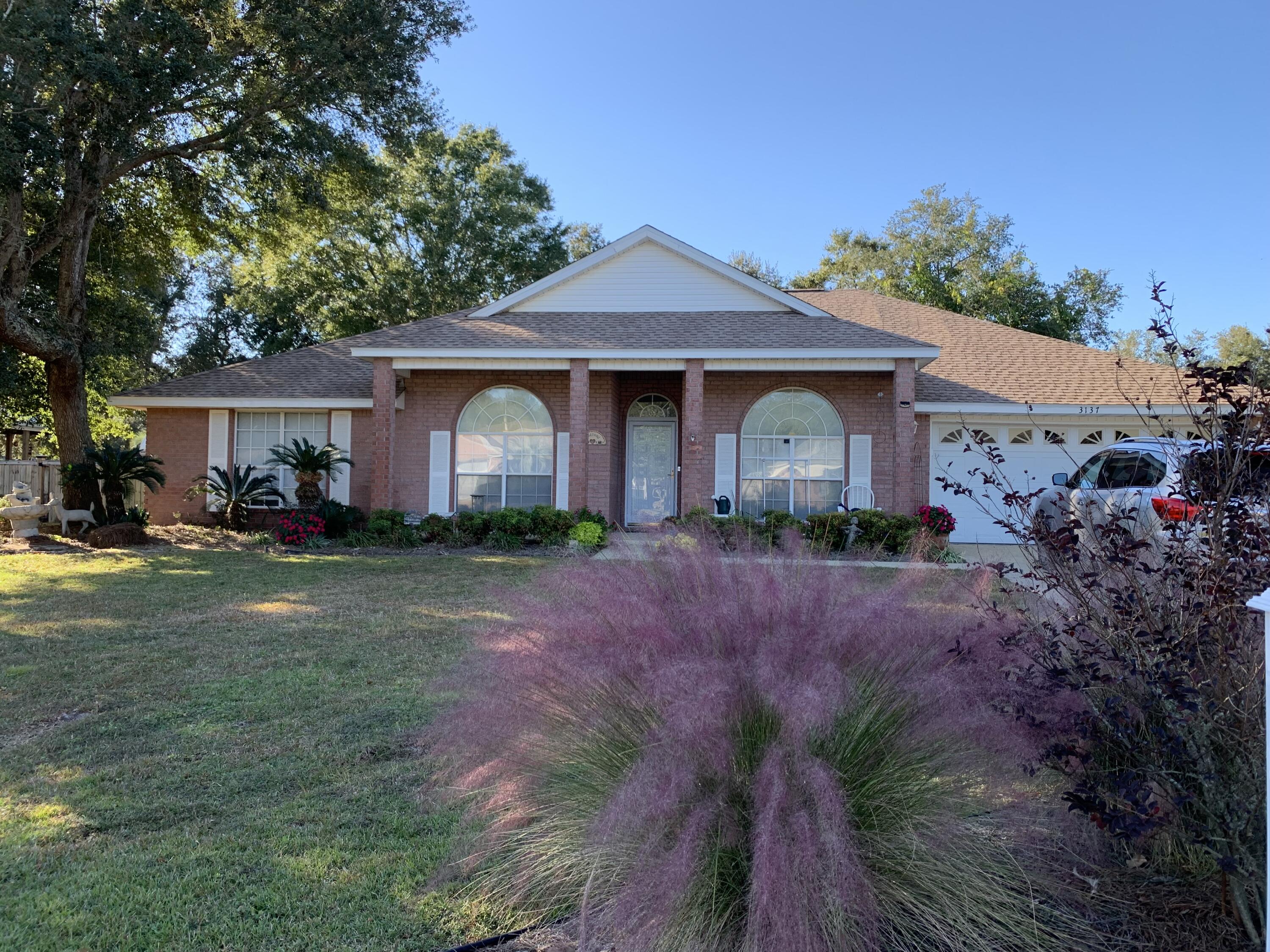 ROBLEDAL ESTATES - Residential