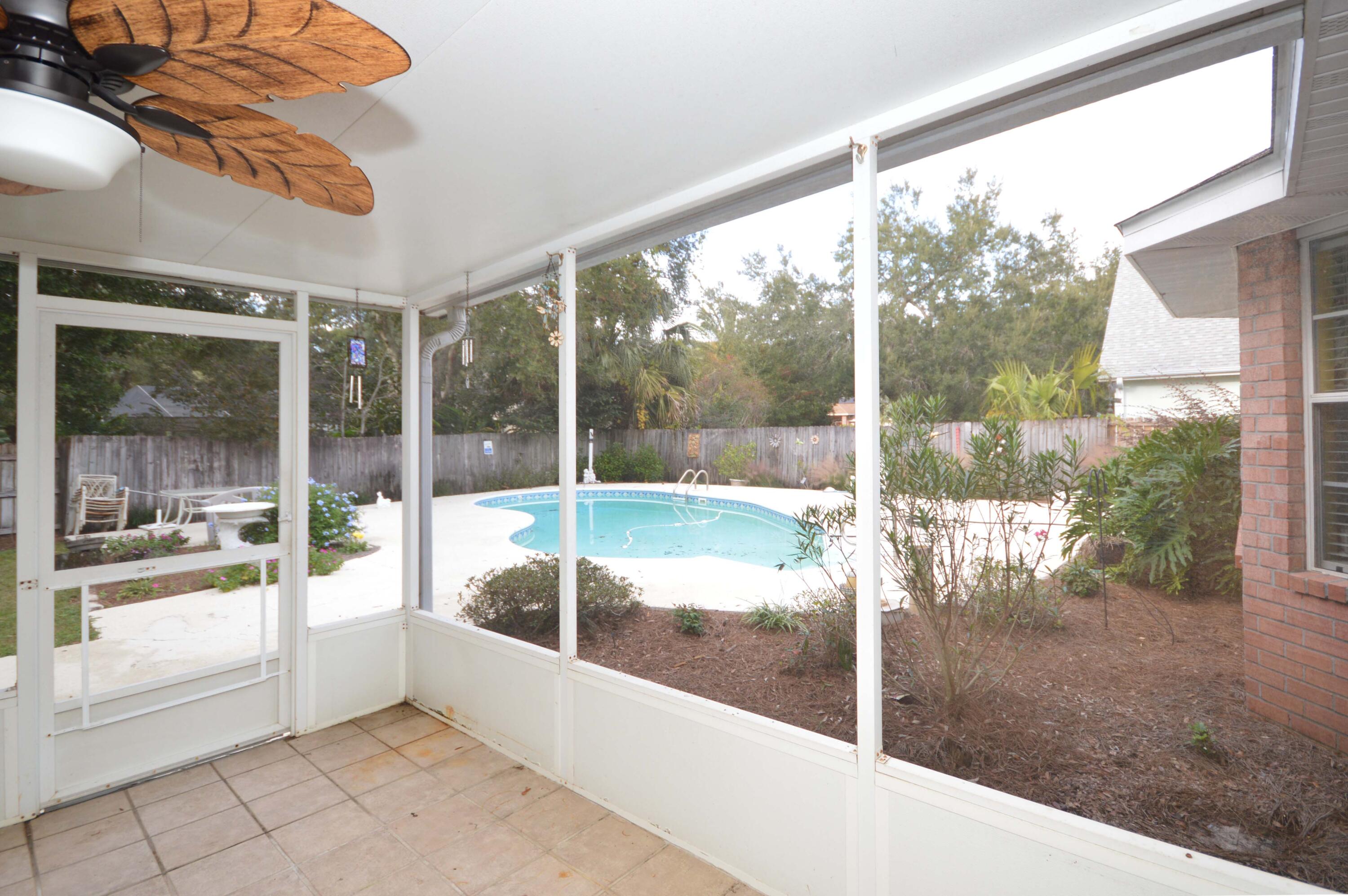 ROBLEDAL ESTATES - Residential