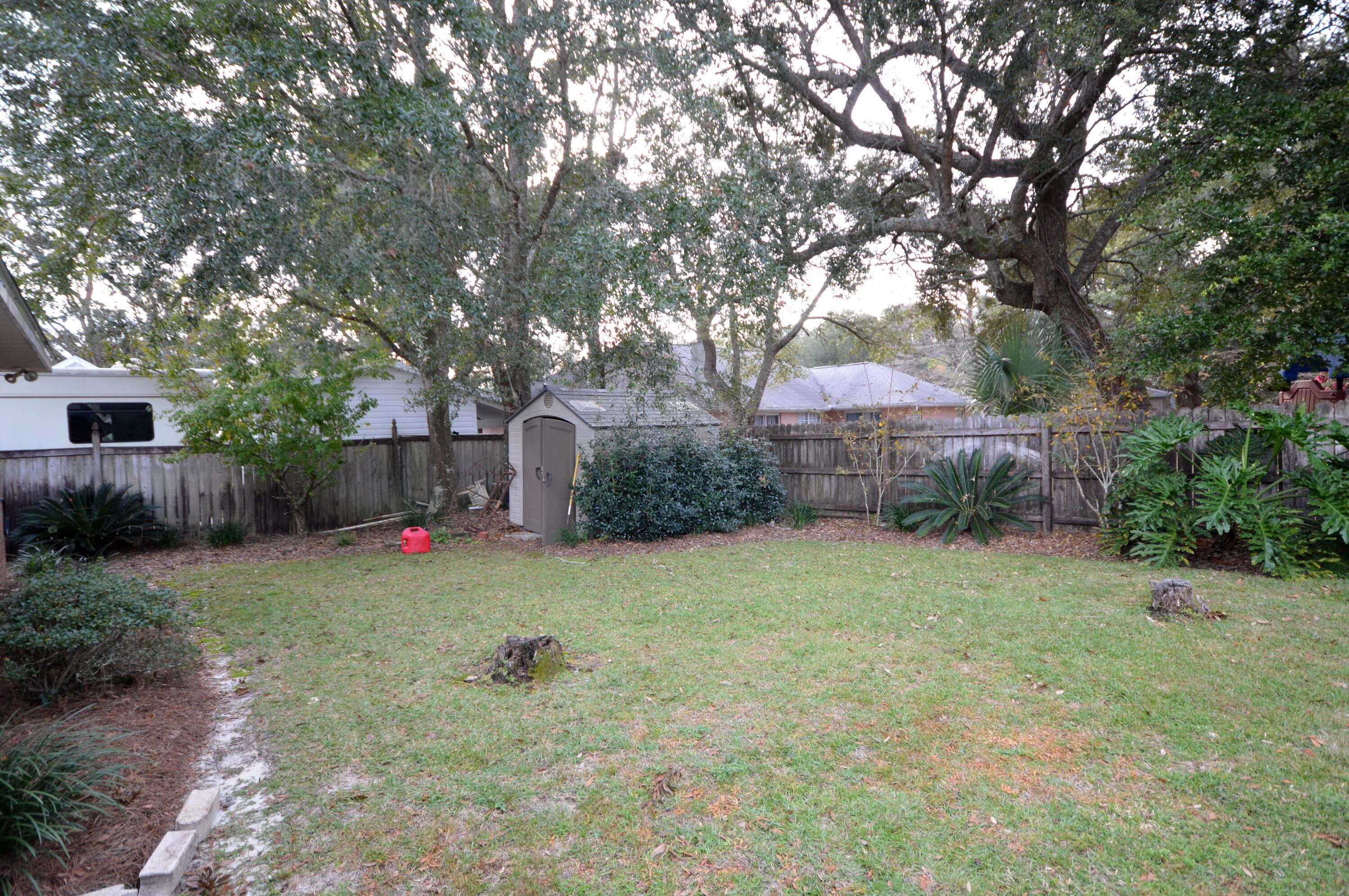 ROBLEDAL ESTATES - Residential