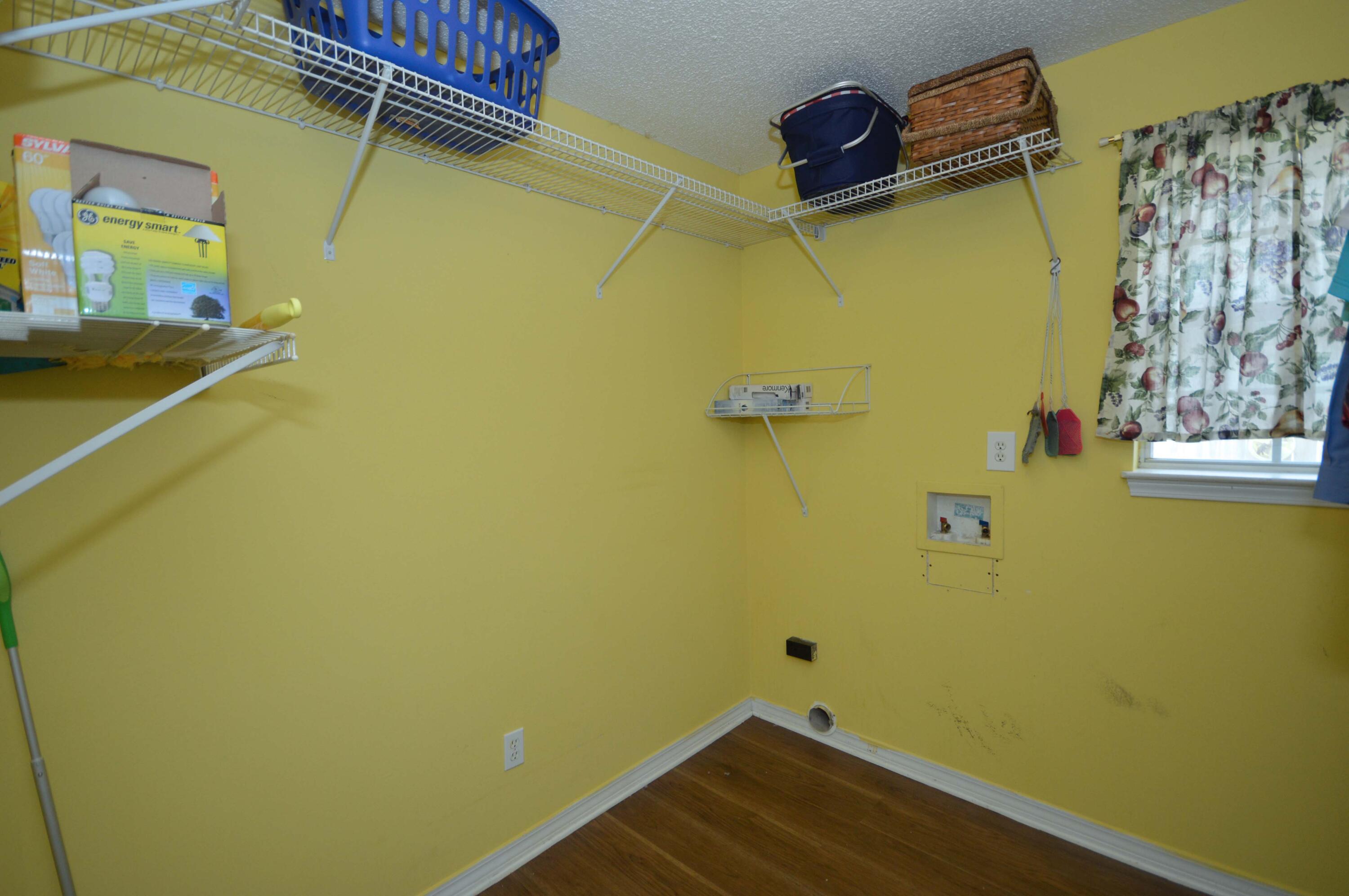 ROBLEDAL ESTATES - Residential