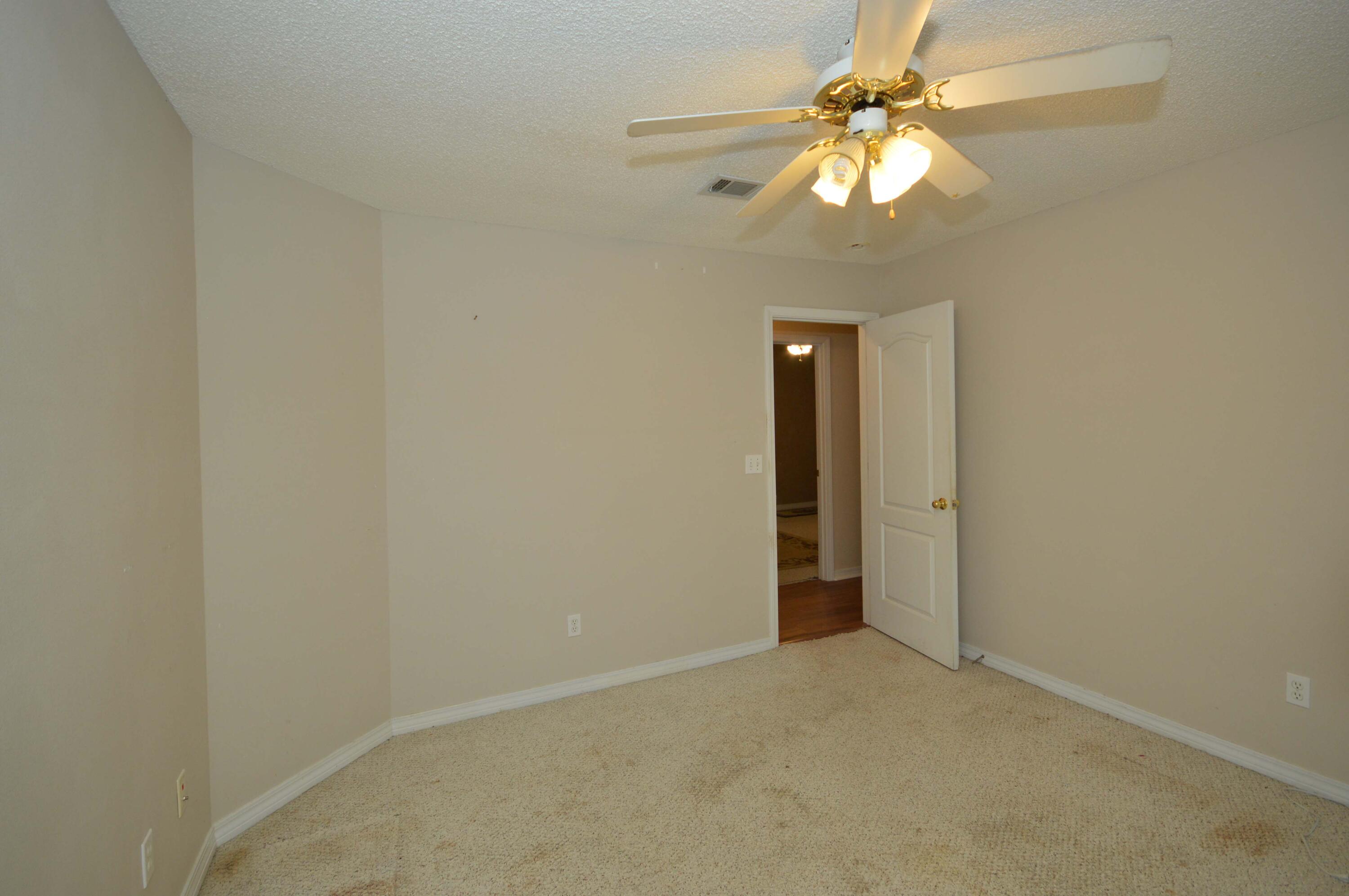 ROBLEDAL ESTATES - Residential